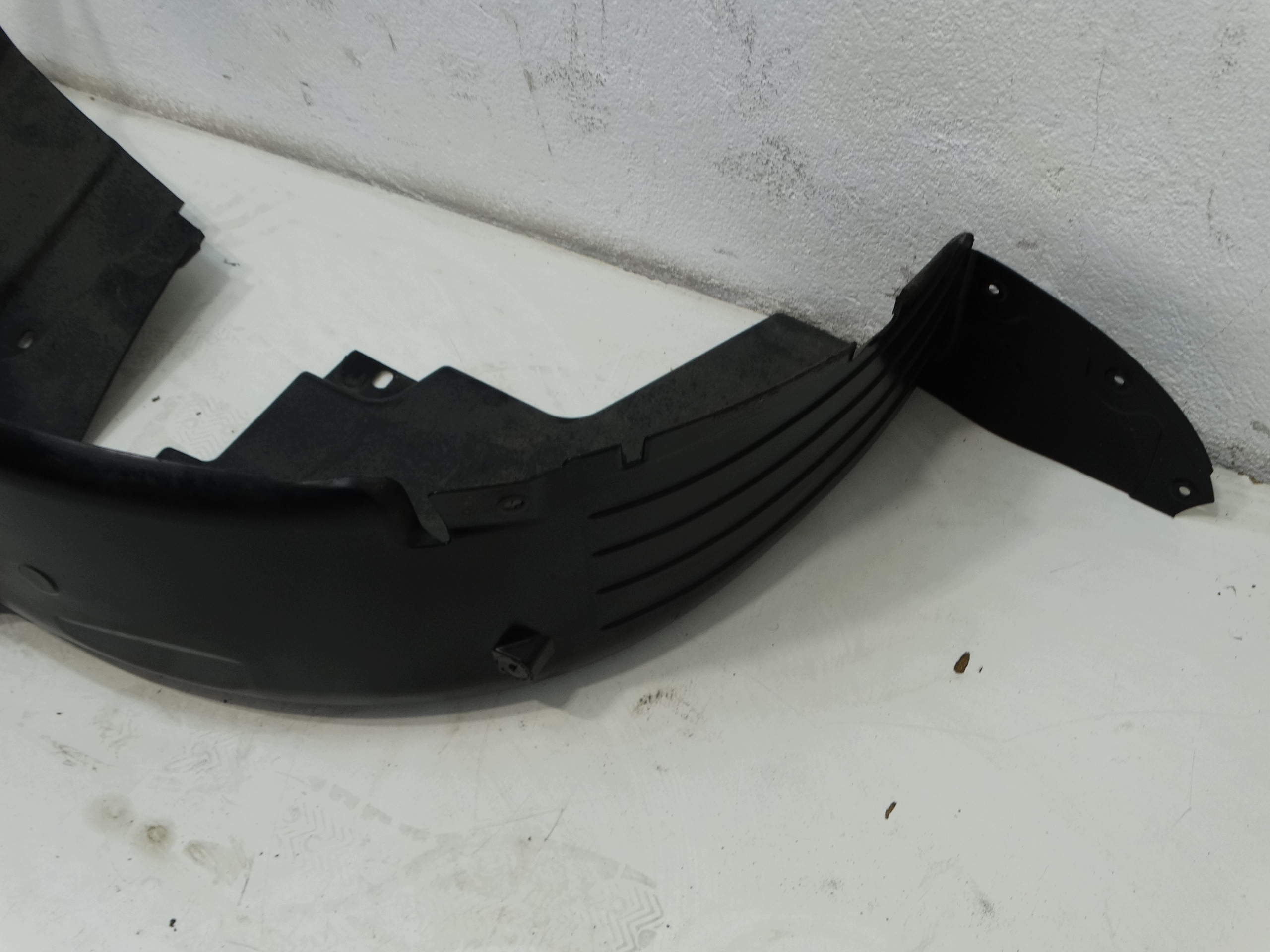 mudguard right rear. CITROEN C4 CACTUS 16R. 9801624280