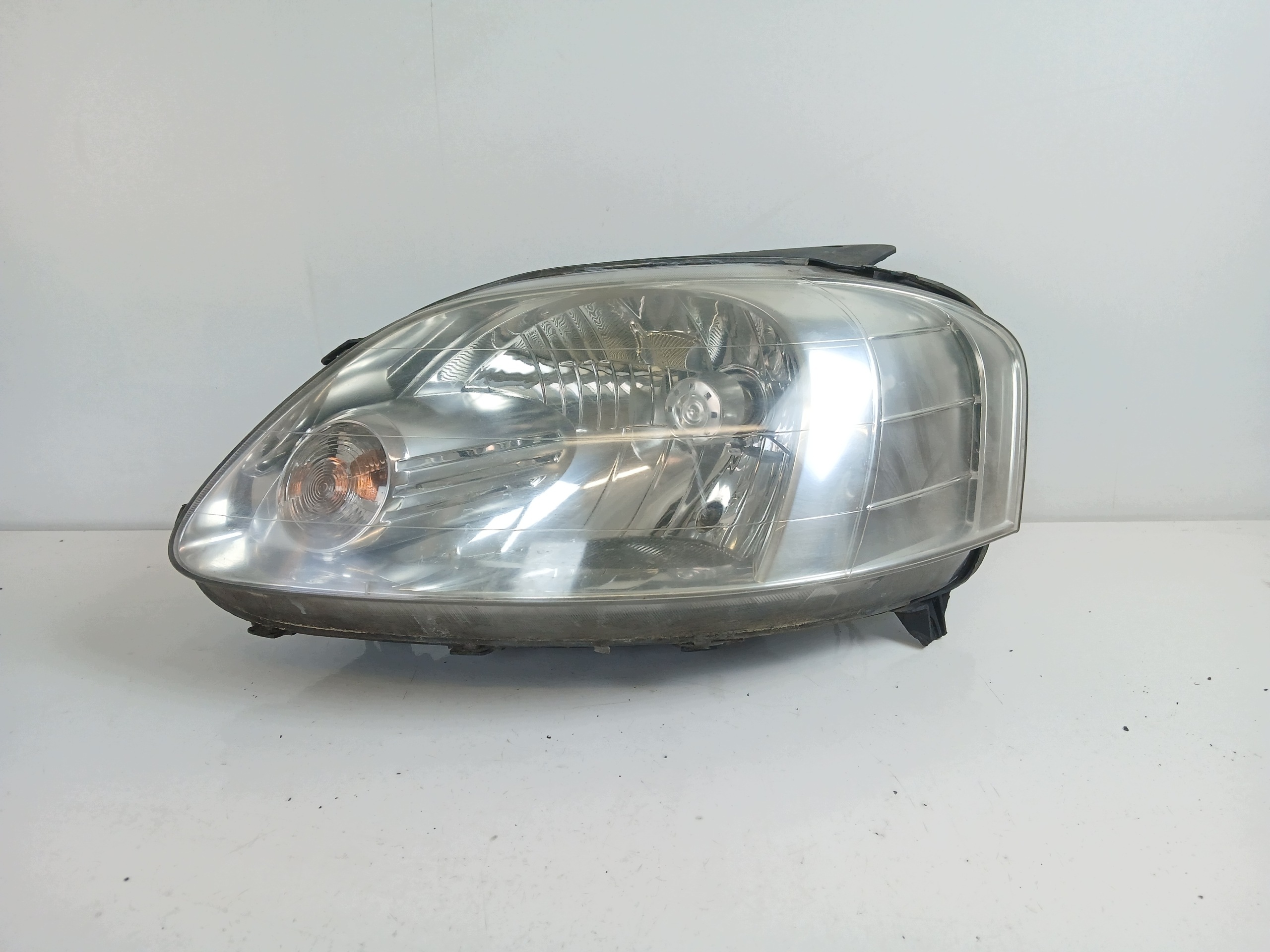 VW FOX Feux phare Gauche Avant