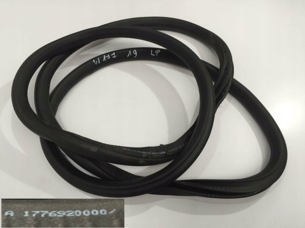 MERCEDES A W177 2019 USZCZELKA KAROSERYJNA PRZÓD Producent części Mercedes-Benz OE