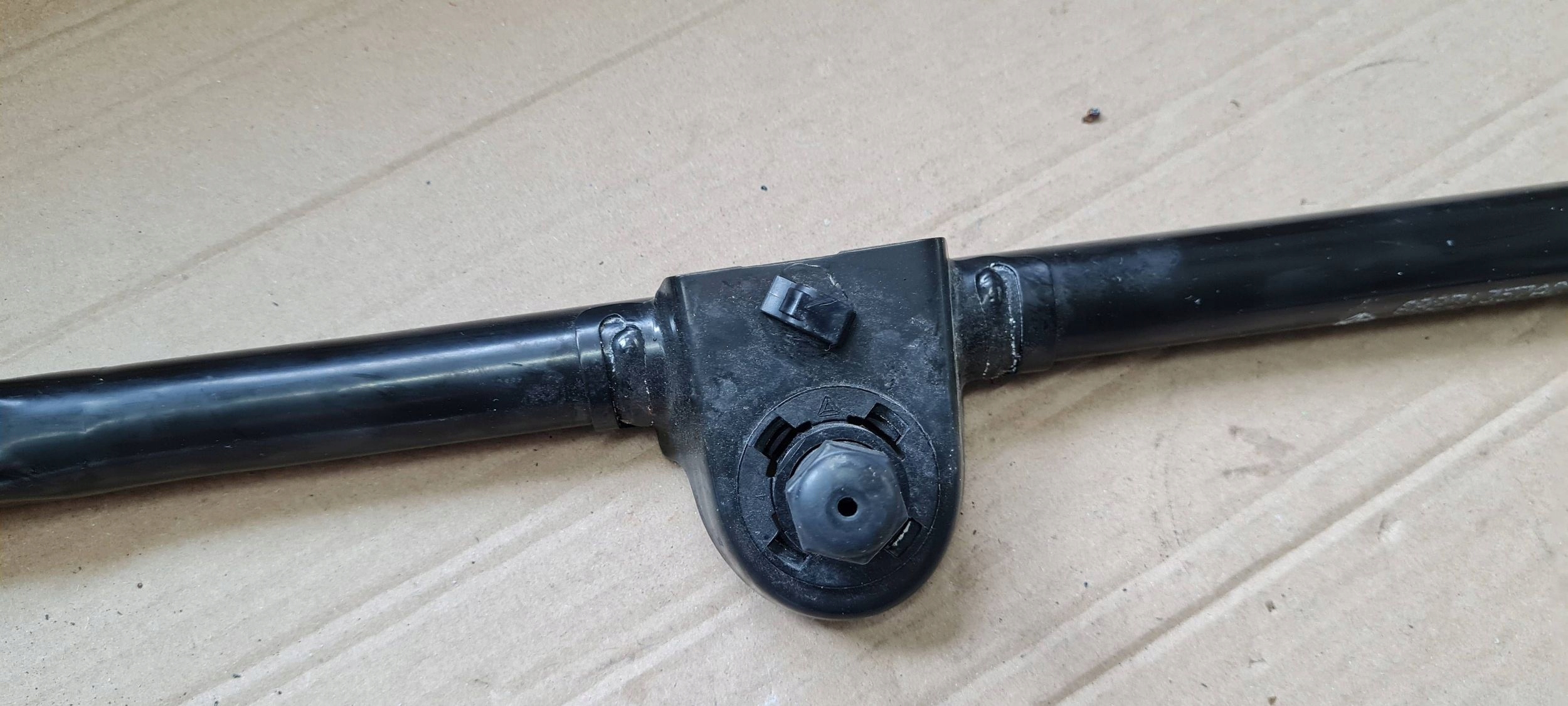 Chrysler Pacifica 2022 console bracket supports pillar left 68231357AC
