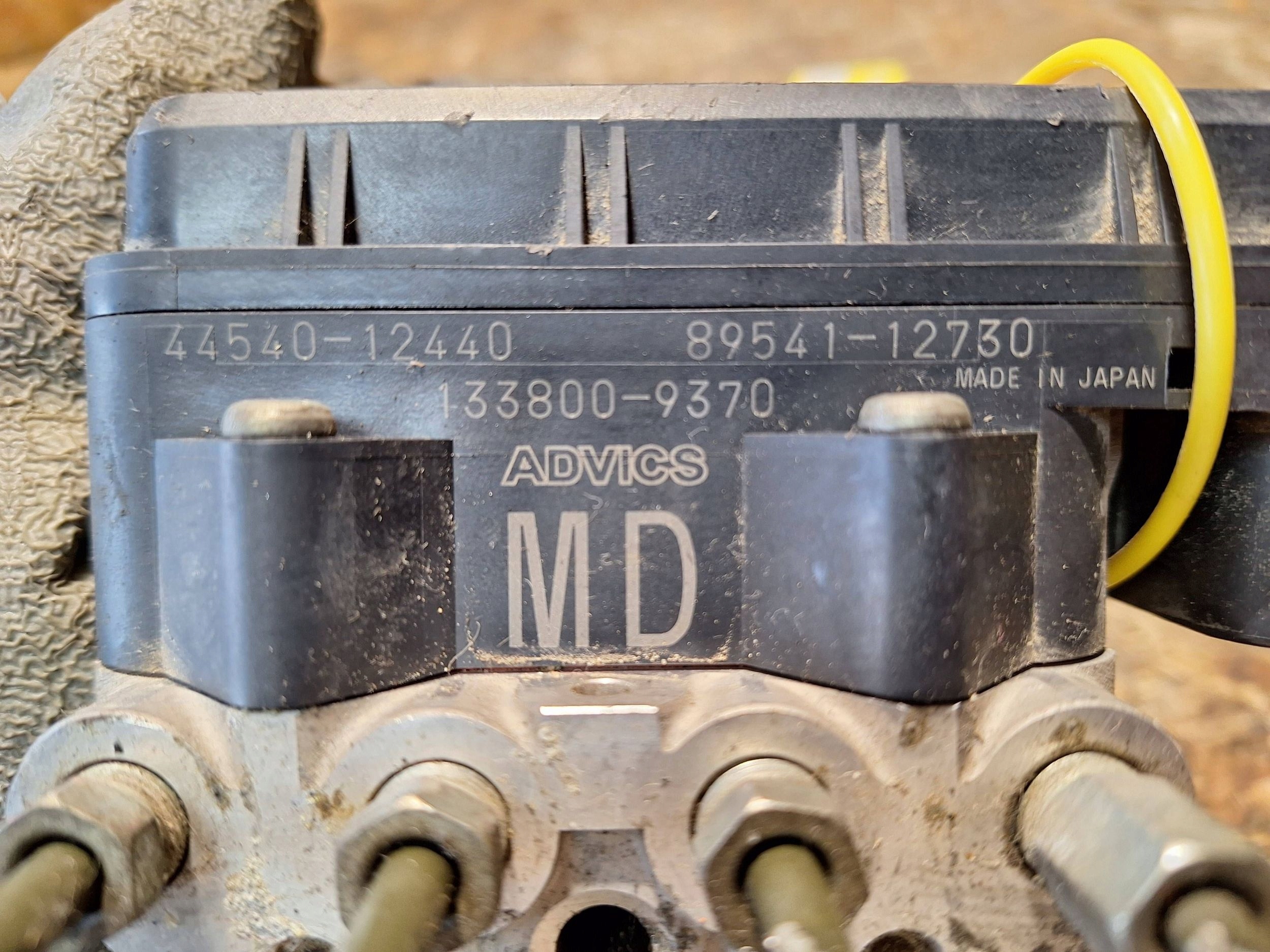pump control unit ABS 44540-12440 MD 89541-12730 TOYOTA