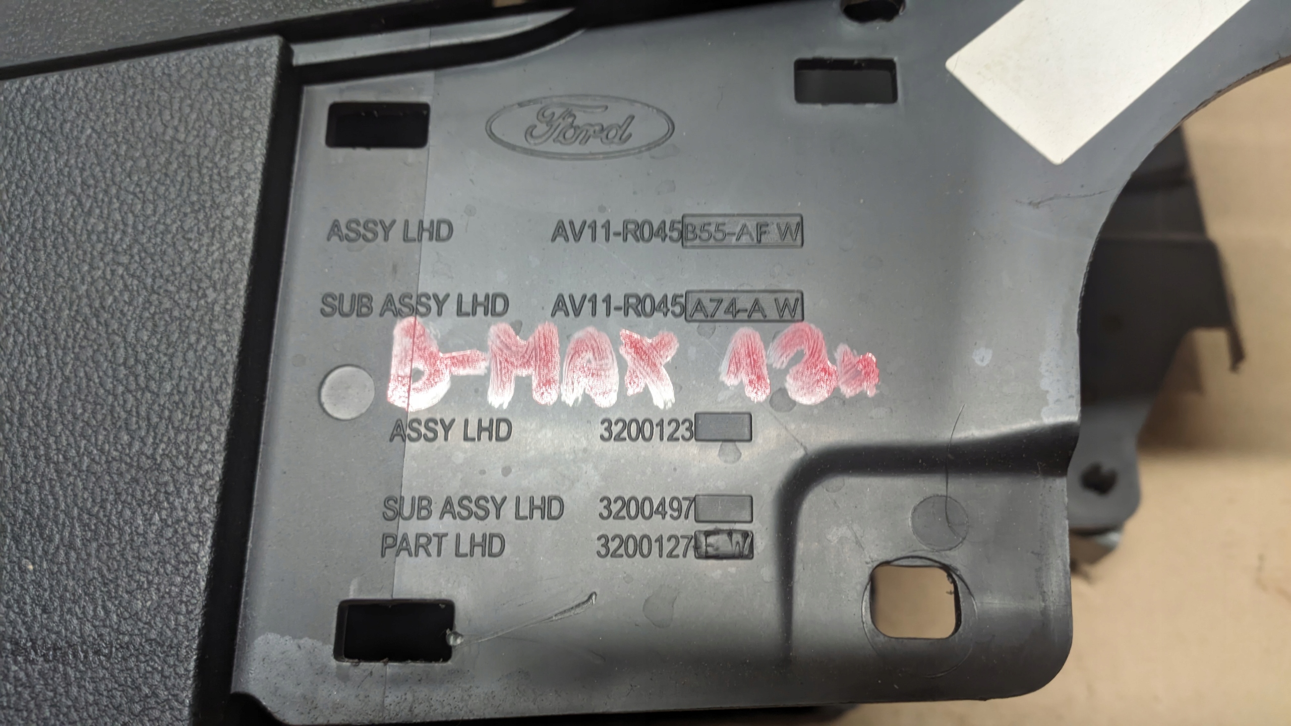 FORD B-MAX 12R 1.0EB TUNEL central AV11-R045B55-AFW