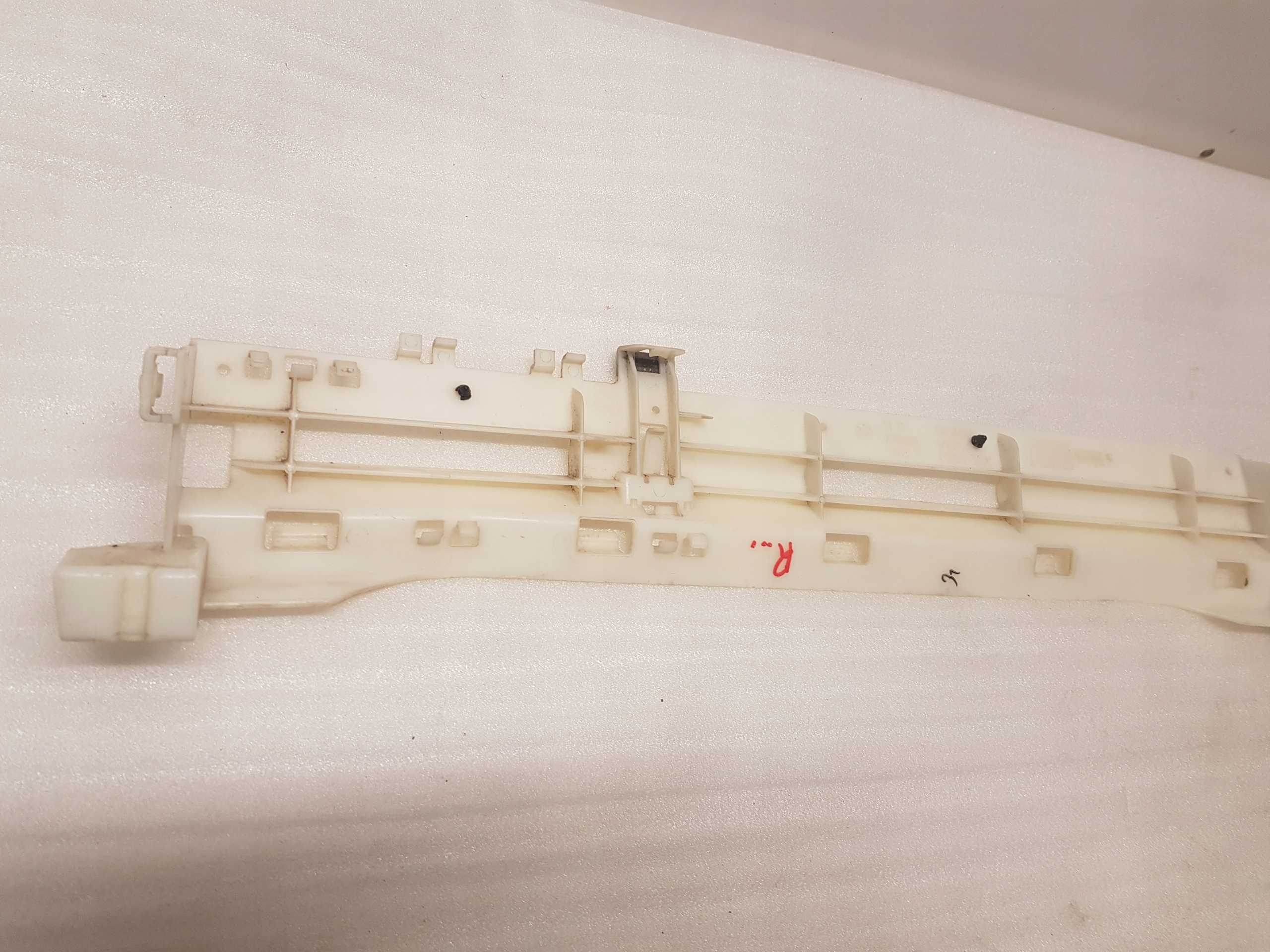 bumper bracket rear part BMW F45 7348299
