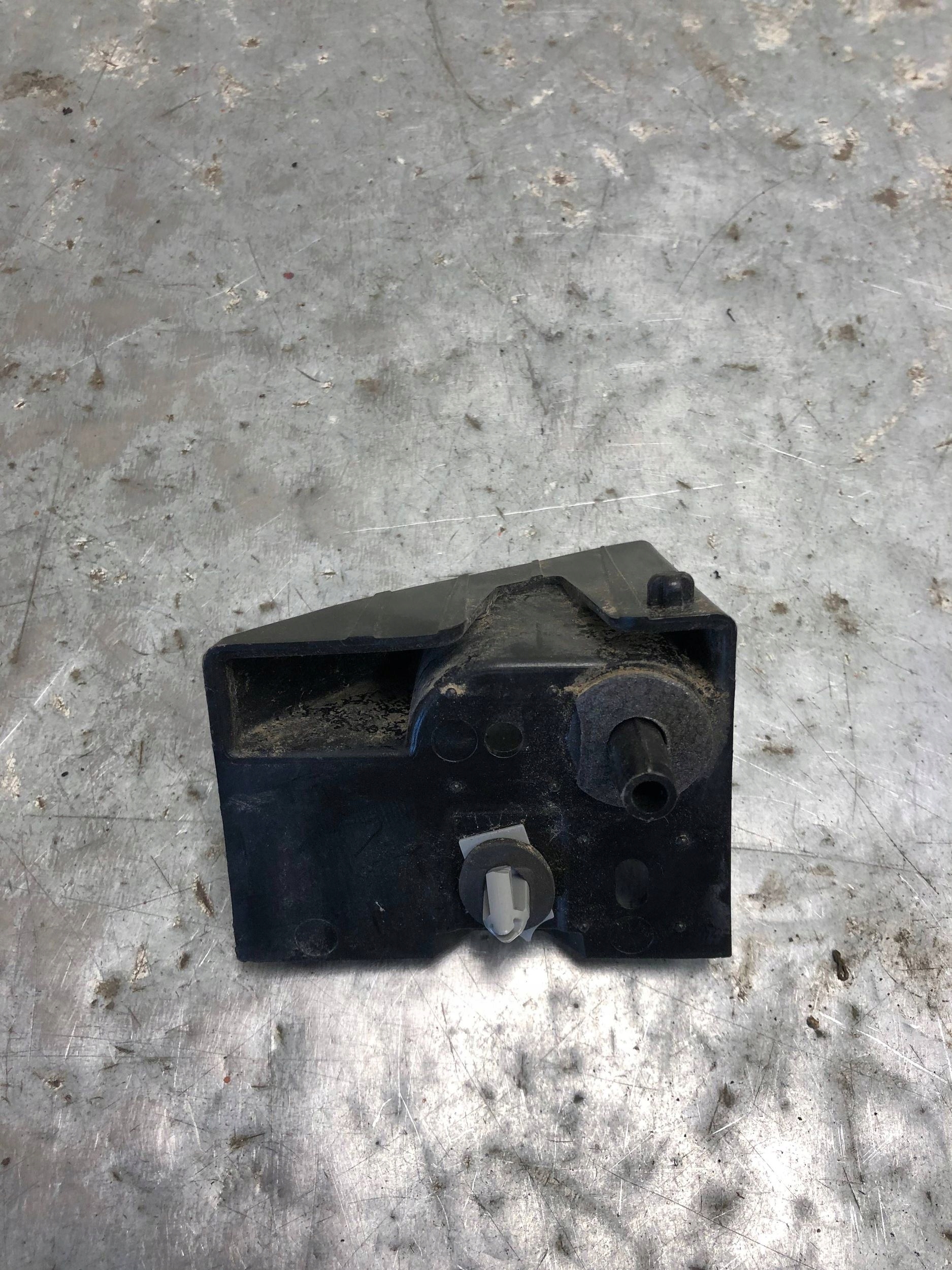 bumper bracket right rear part FORD KUGA MK2 GV44-17D948-A