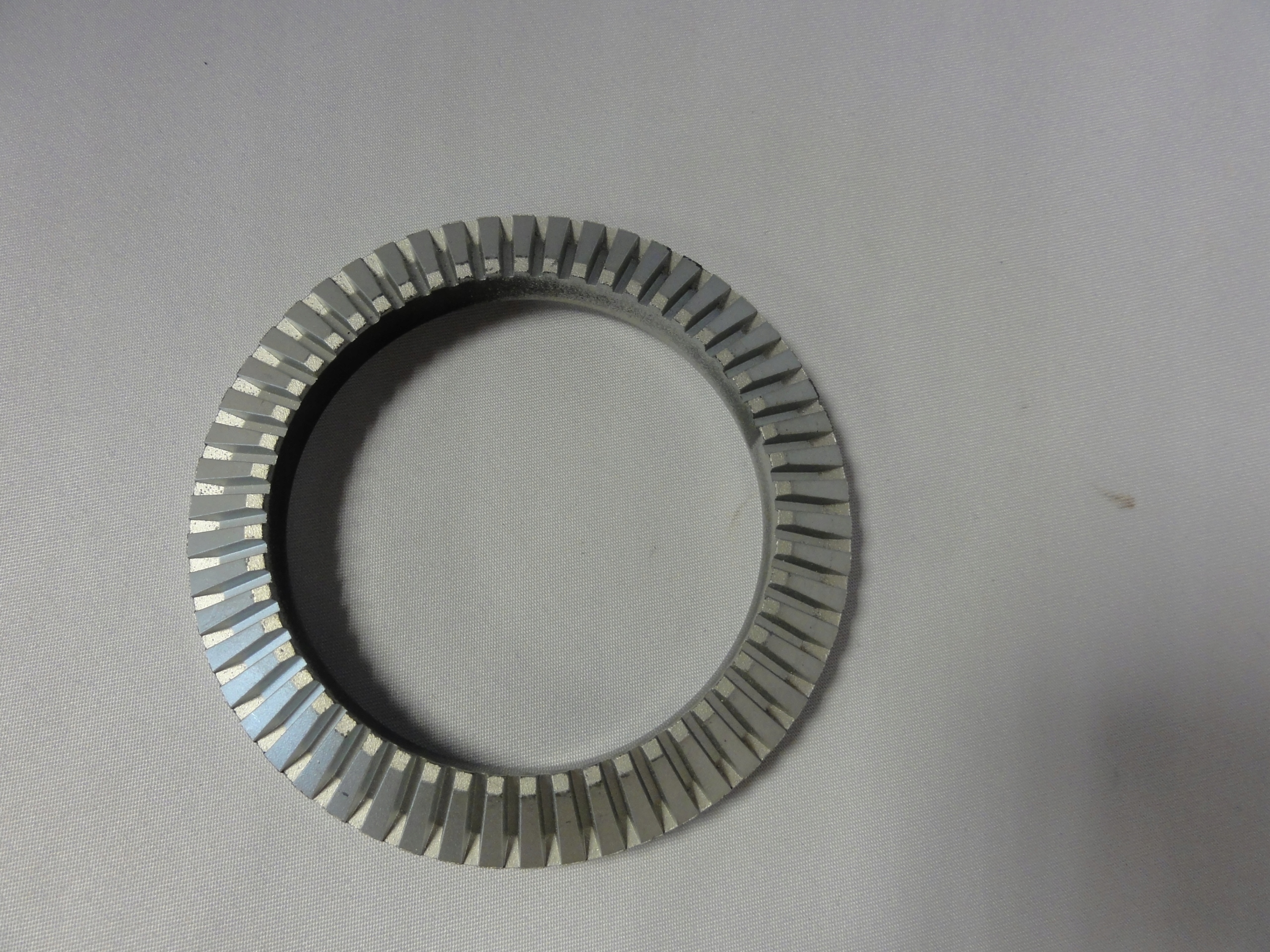 KORONKA PIERŚCIEŃ BIEŻNIA ABS VOLKSWAGEN LT TYŁ