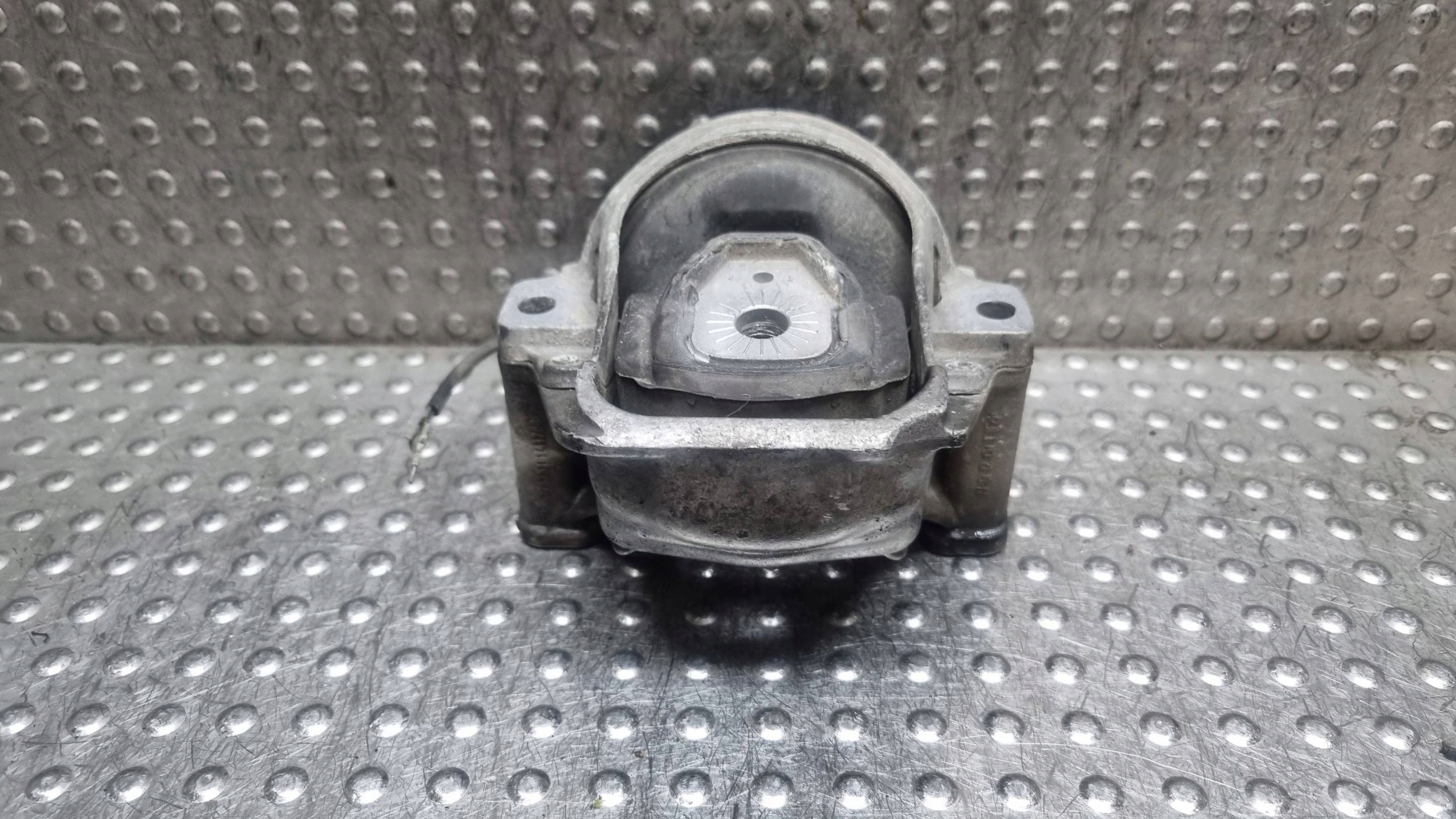 holder engine mount 8R0199381B AUDI A4 B8 A5 8T Q5 8R 2.0 TDI