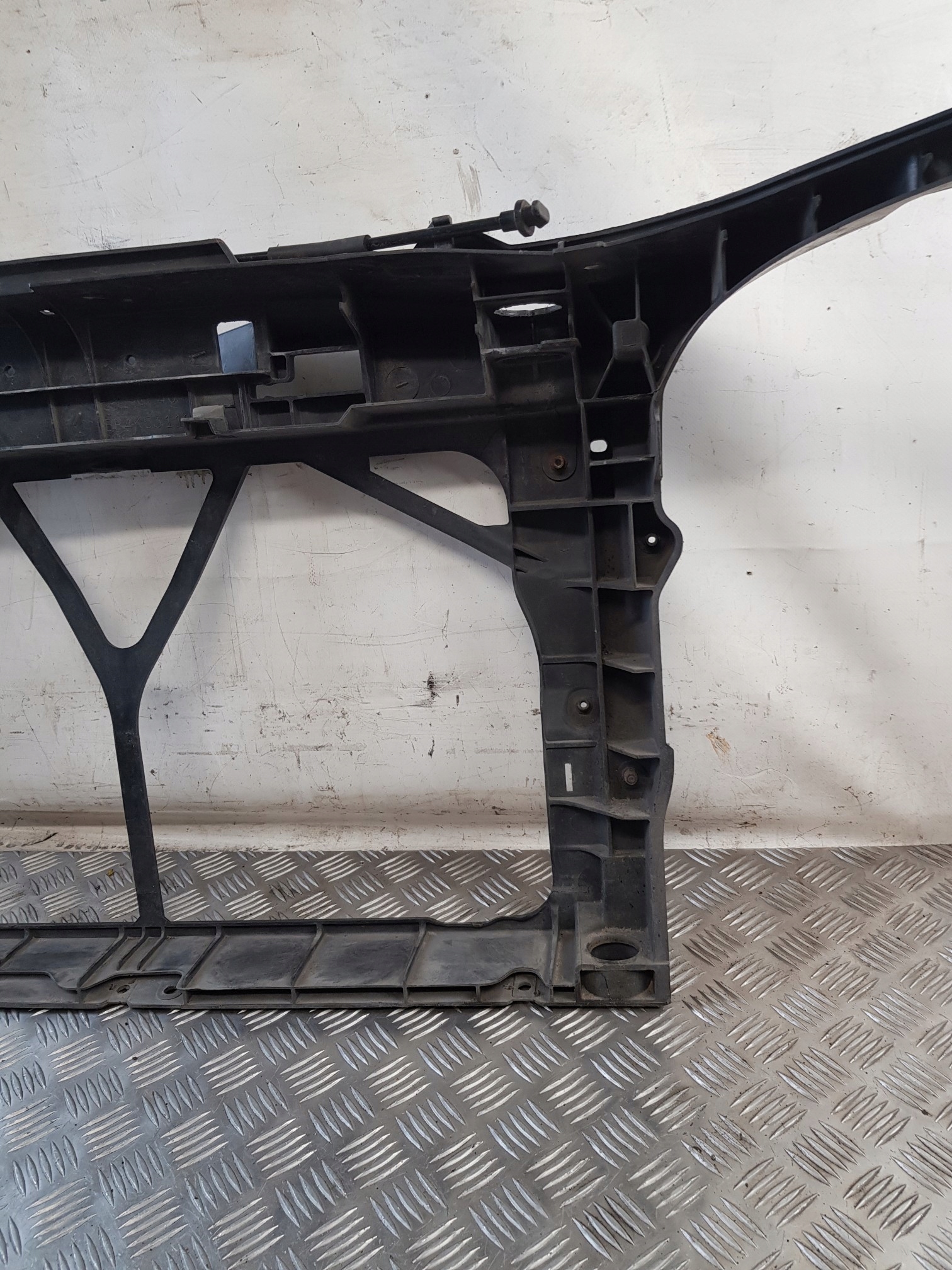support panel for radiators pillar iron BP4K53110 MAZDA 3 and BK 1.6 05R
