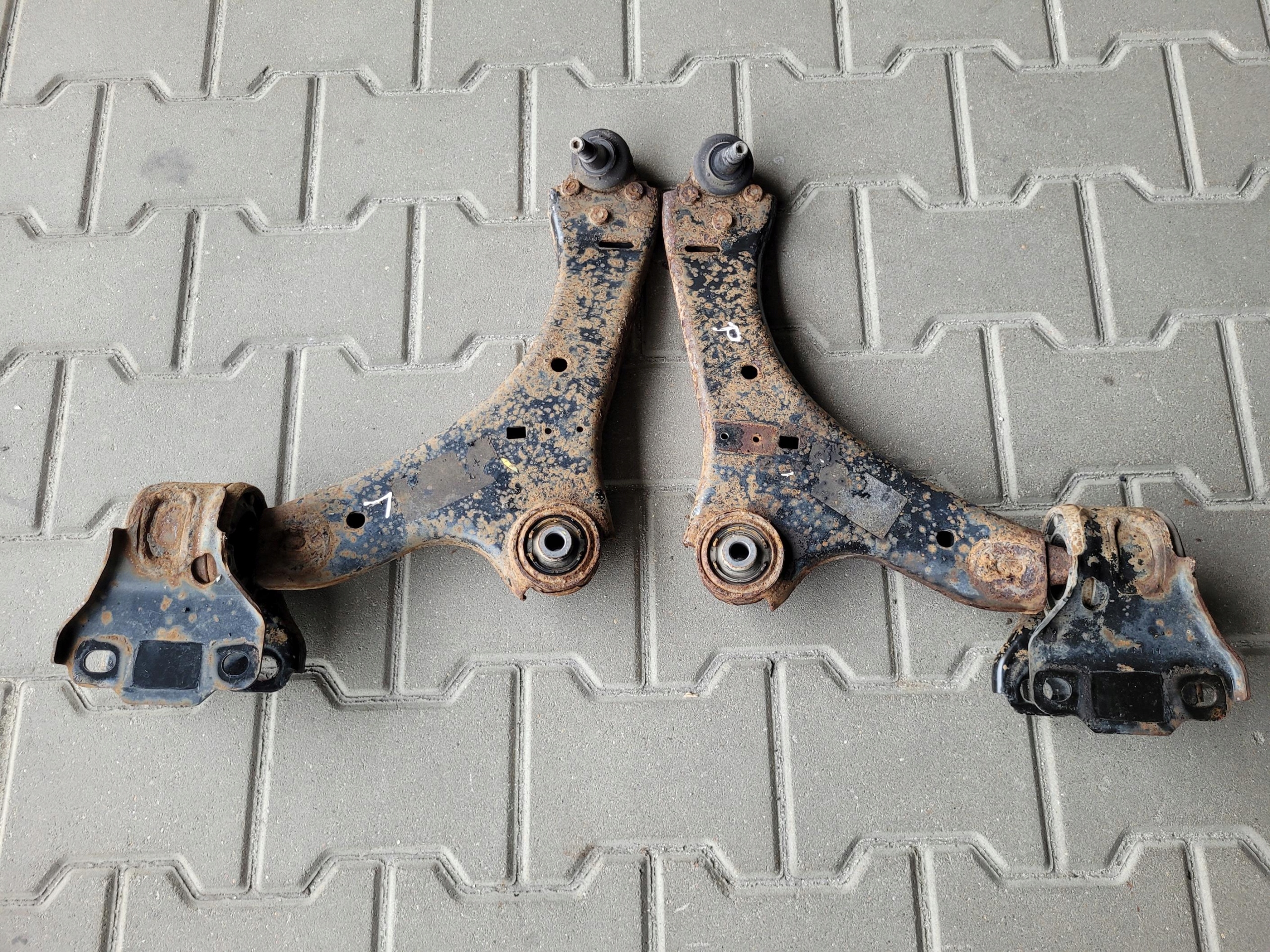 arm front front left right VOLVO S60 II V60 and LIFT