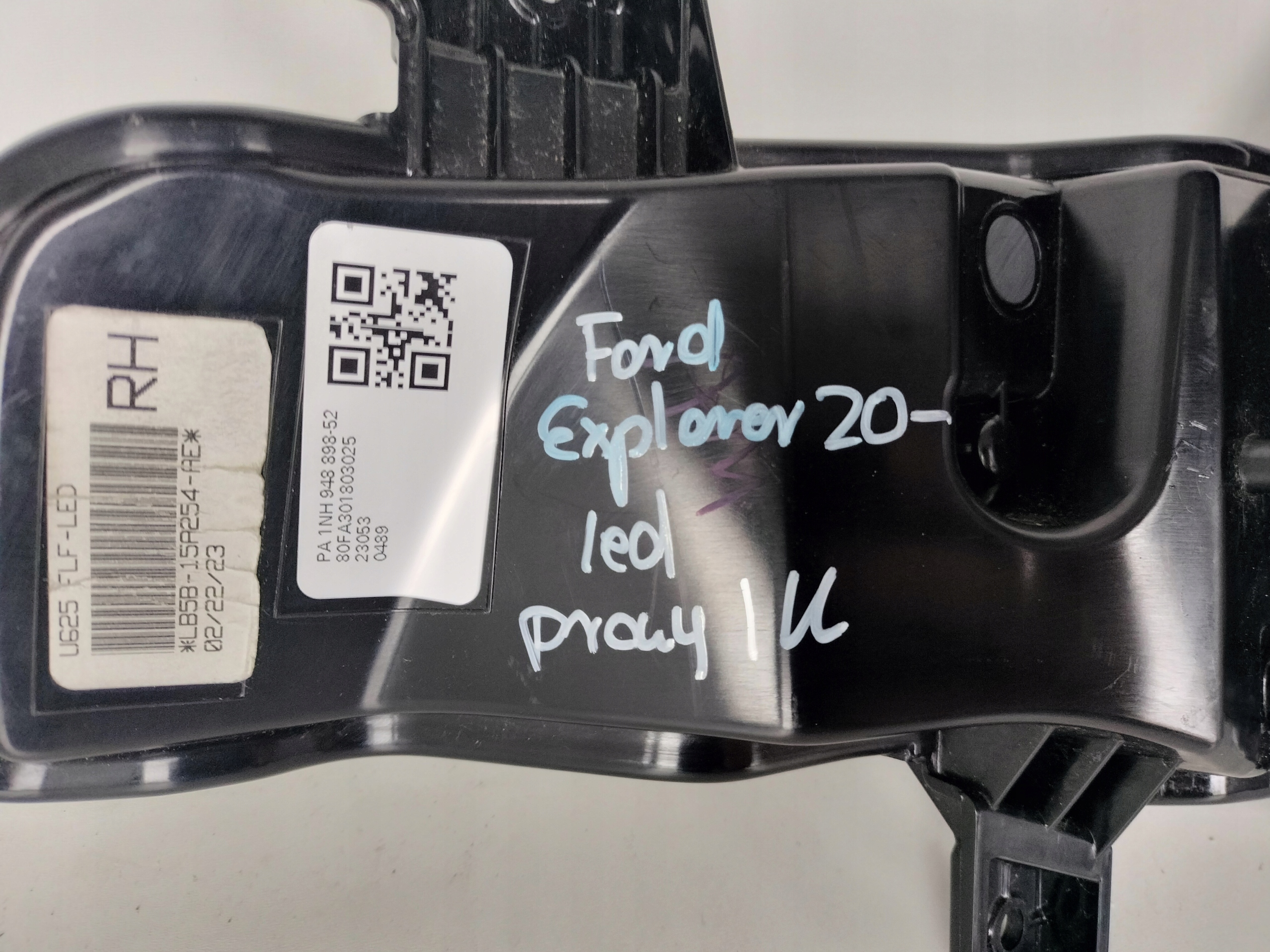 ГАЛОГЕН правый FORD Explorer 20- led
