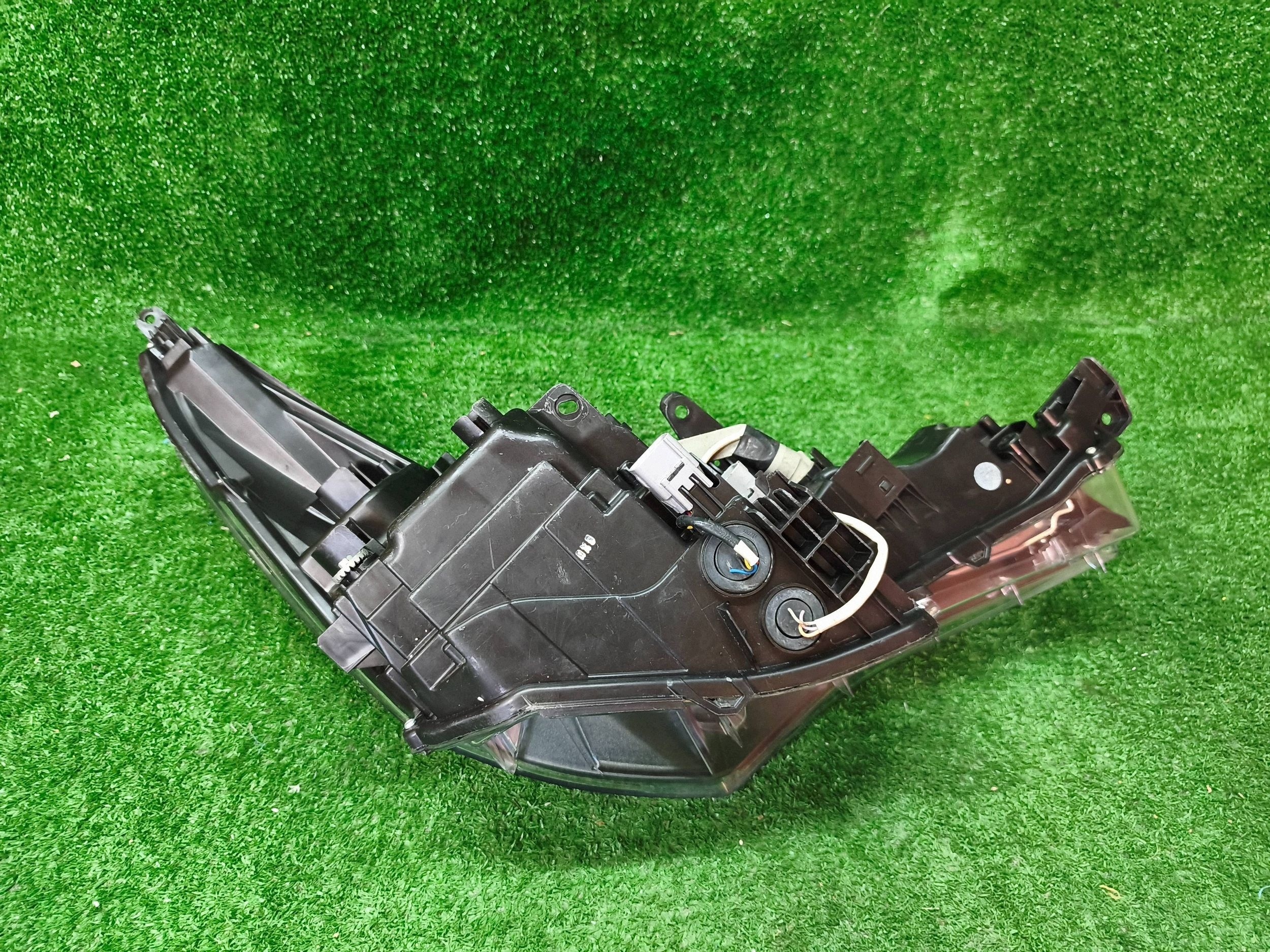 REFLEKTOR left front TOYOTA AVENSIS T27 T29 FULL LED non-setting NR.1553