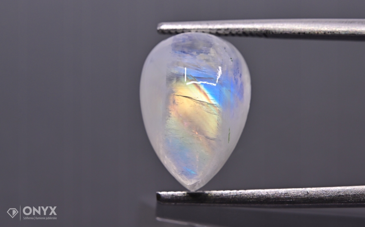 Měsíční kámen kabošon slza 14x9,5 mm