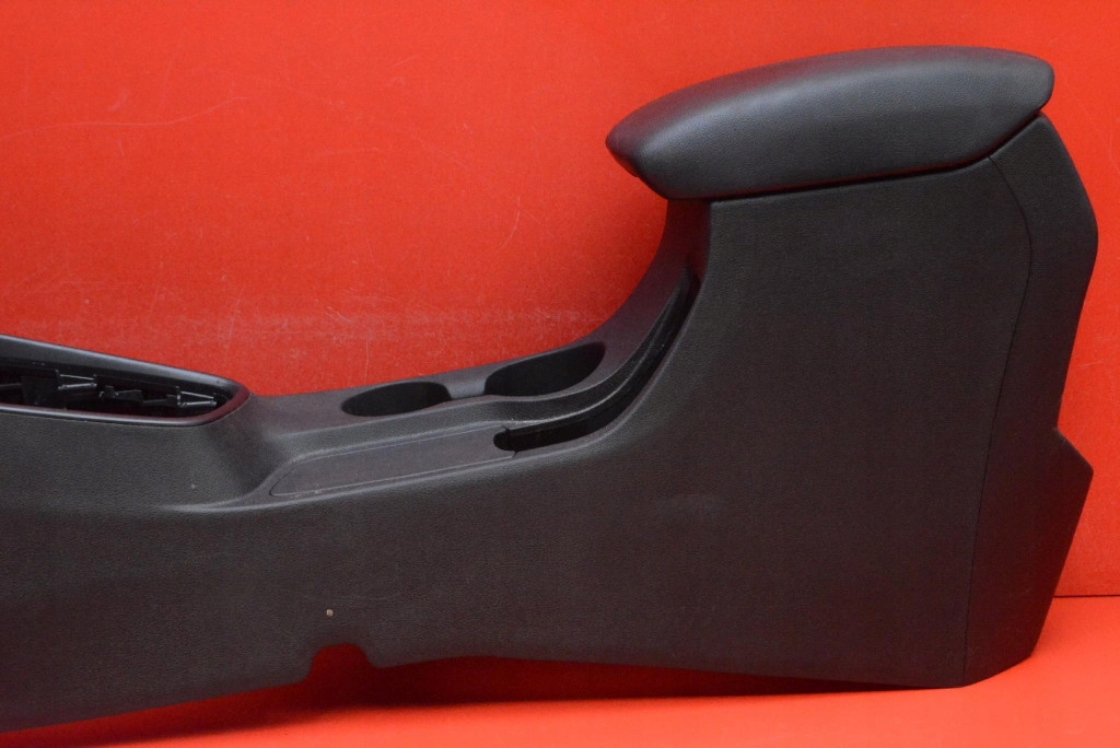 TUNEL central armrest EU 84611-Q0000 HYUNDAI BAYON 21-24