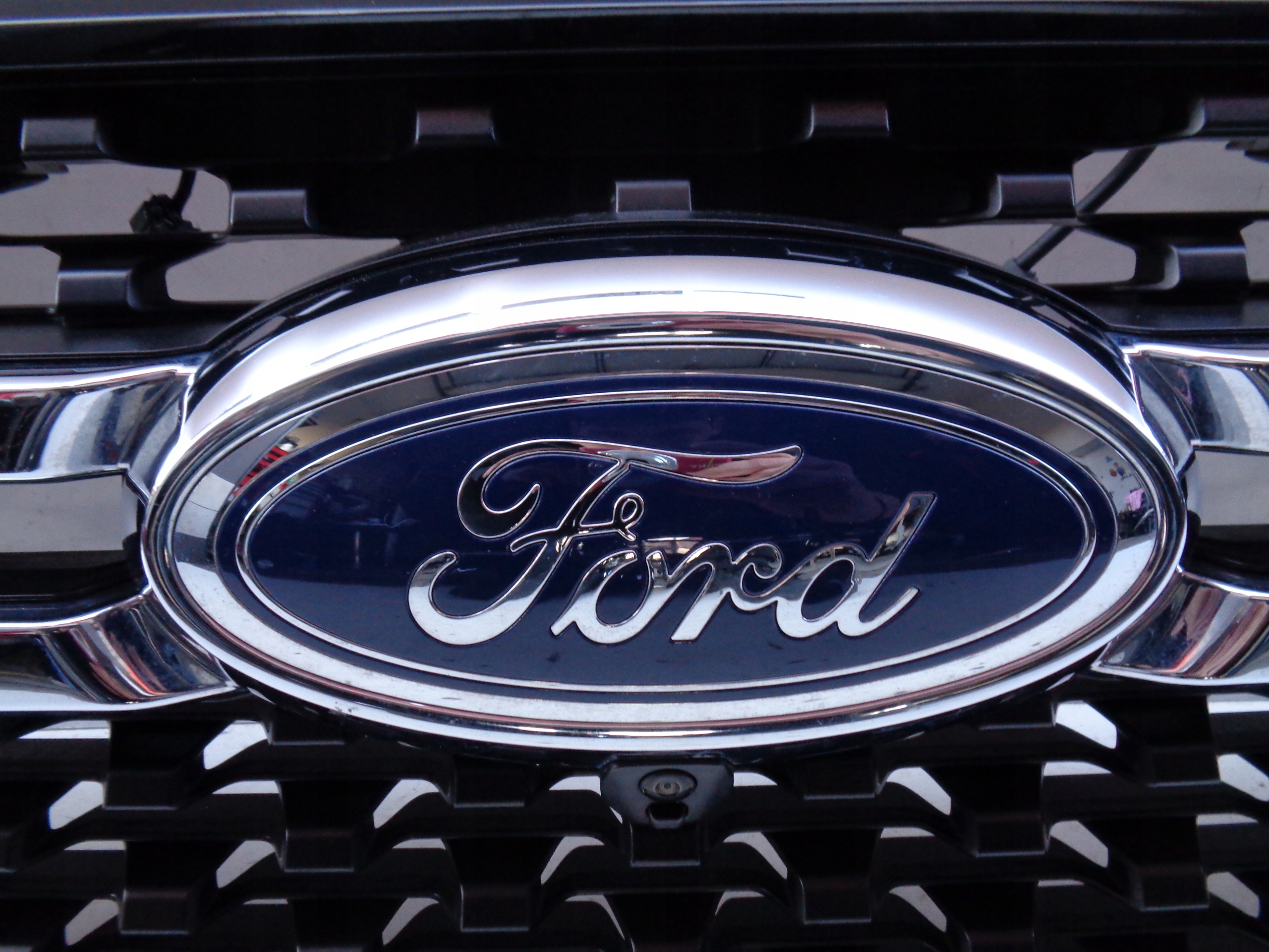 front PREKLADgrill FORD RANGER VI 22- KAMERA
