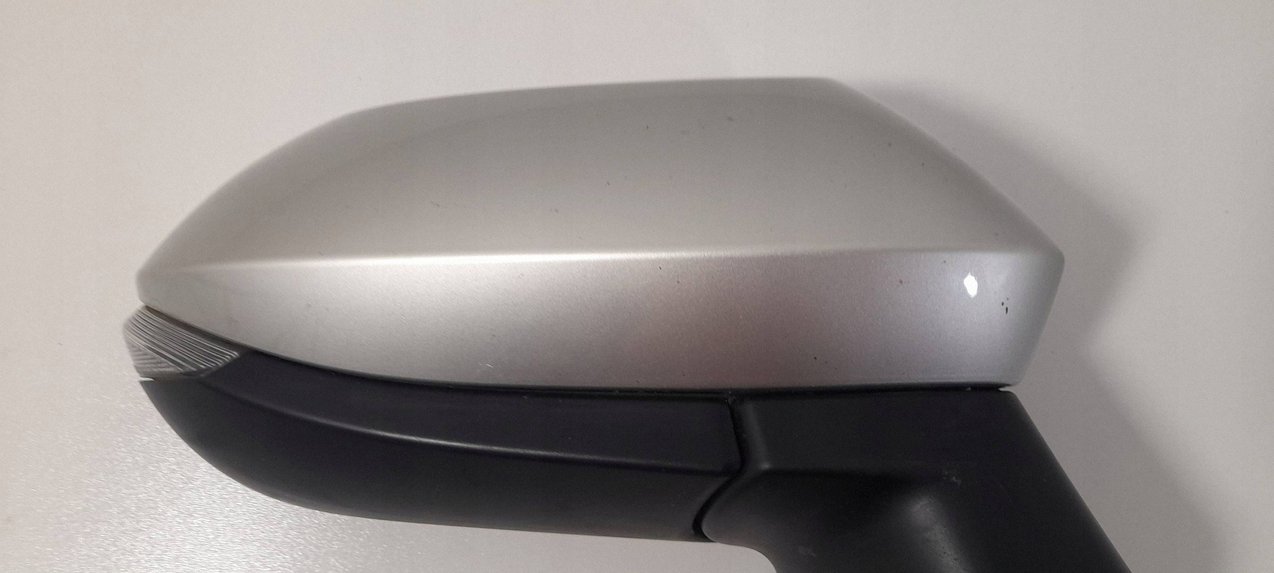 Toyota Corolla E21 mirror right 6-PIN 1J6 049749 (S297)