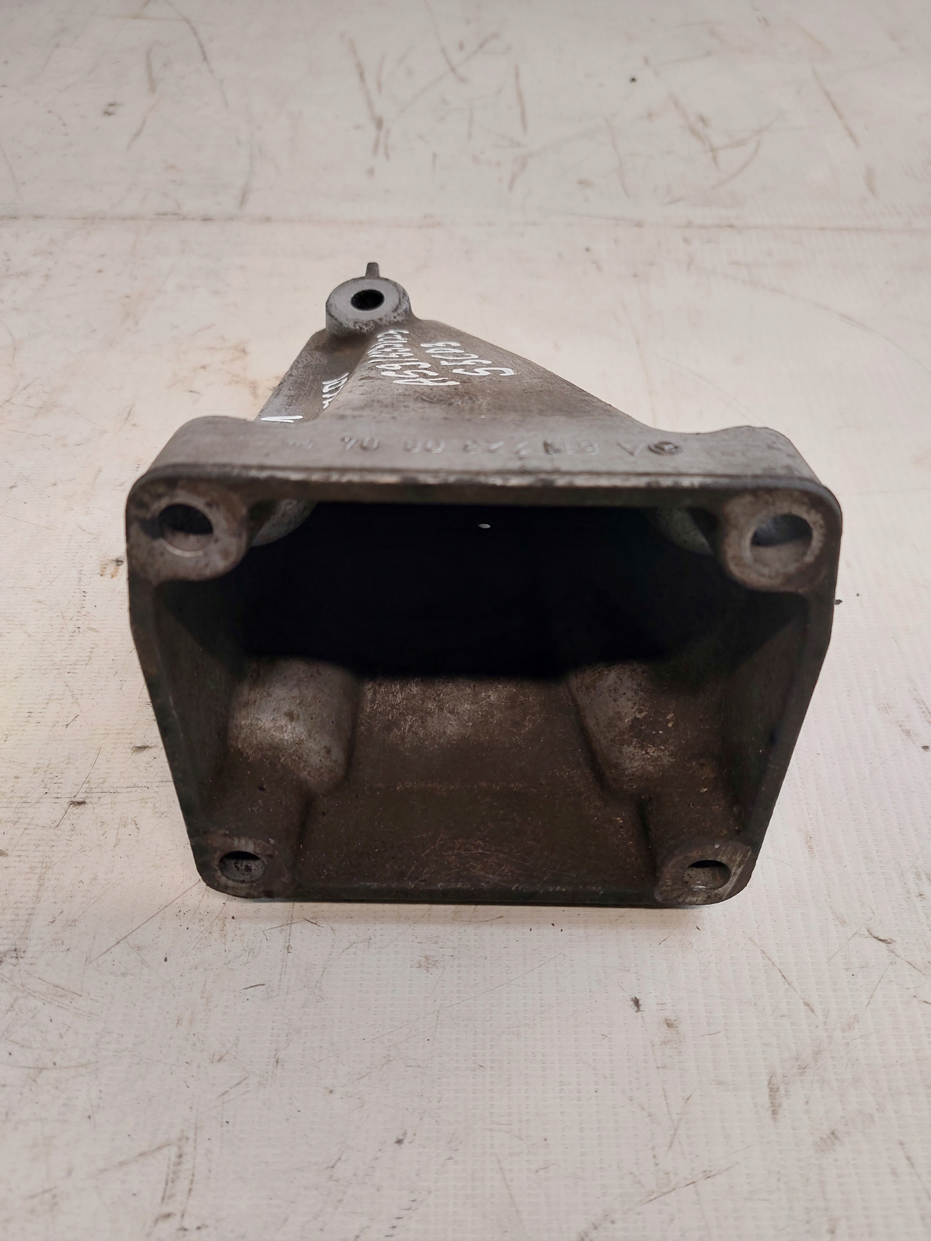 engine mount MERCEDES W211 2.7CDI