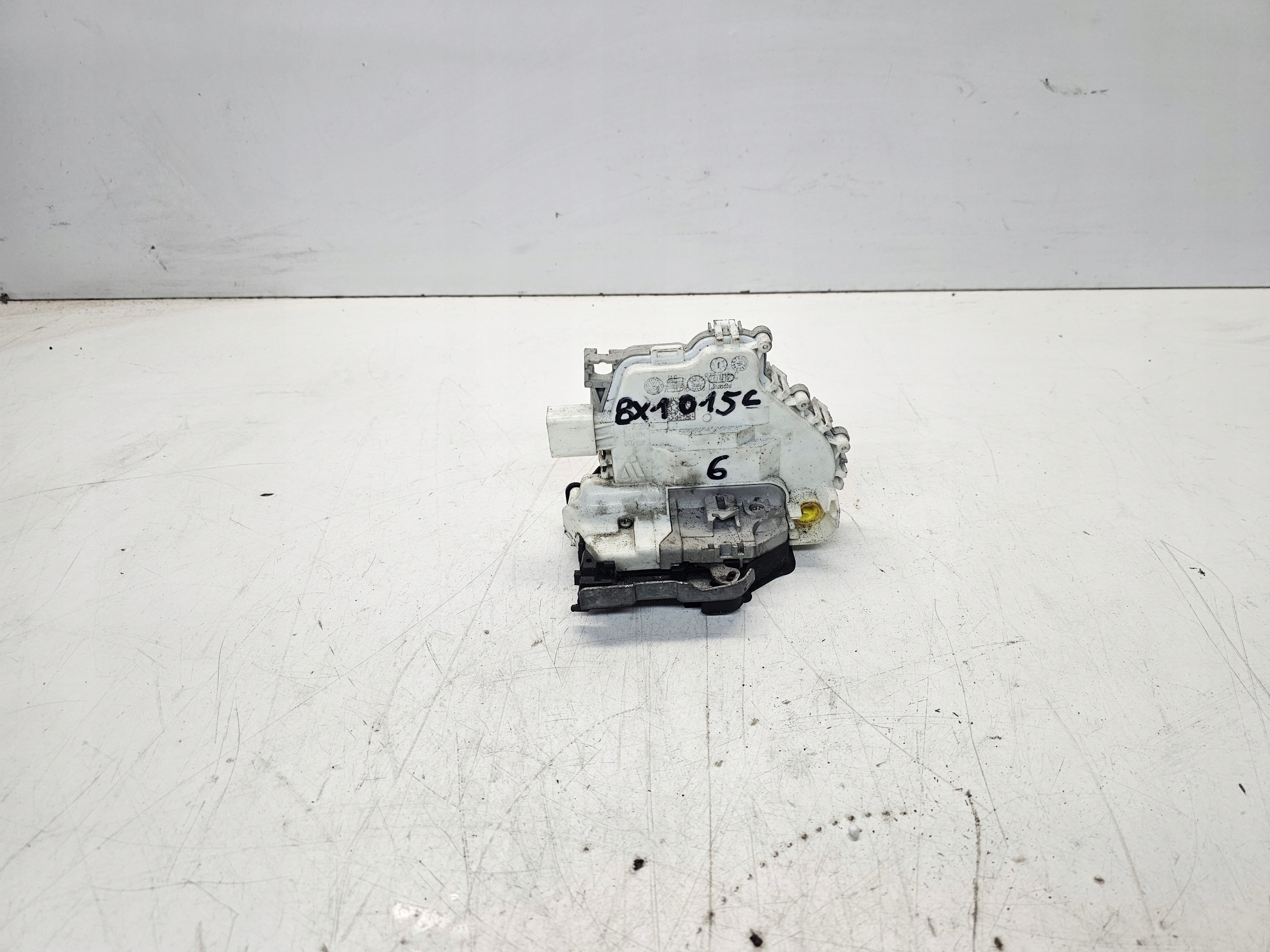 lock door left front AUDI A1 A3 A4 Q5 8X1837015C 6-PIN