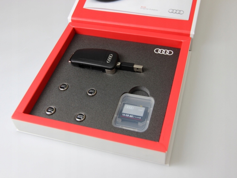 ORYGINALNY ZESTAW Gadżetów AUDI OE ASO s-line EAN (GTIN) 4039378581022