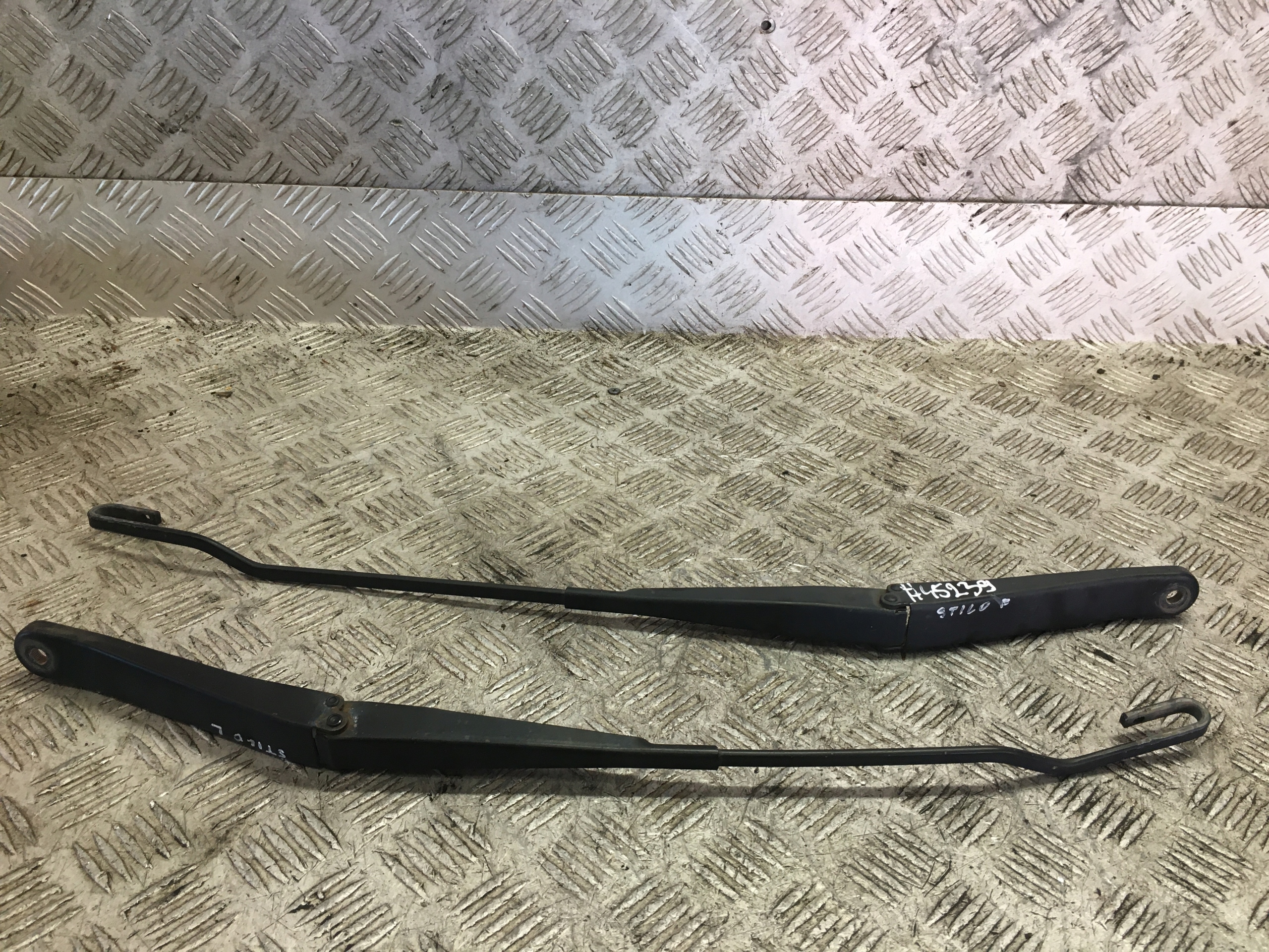 STILO ВАЖЕЛІ СКЛООЧИСНИКА ПЕРЕДНІЙ КОМПЛЕКТ