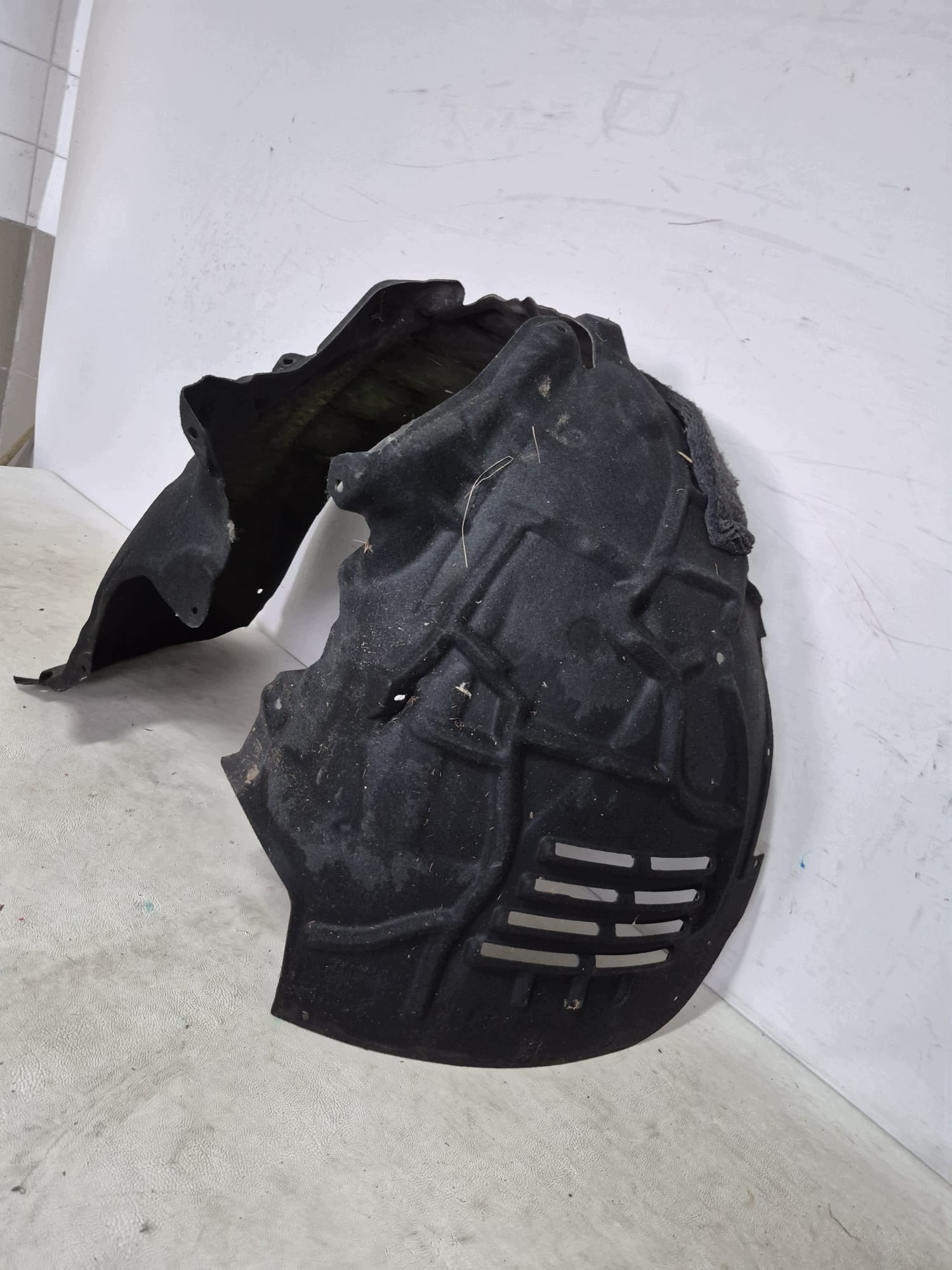 VW TOUAREG III 760 18- mudguard left front front 760805911D