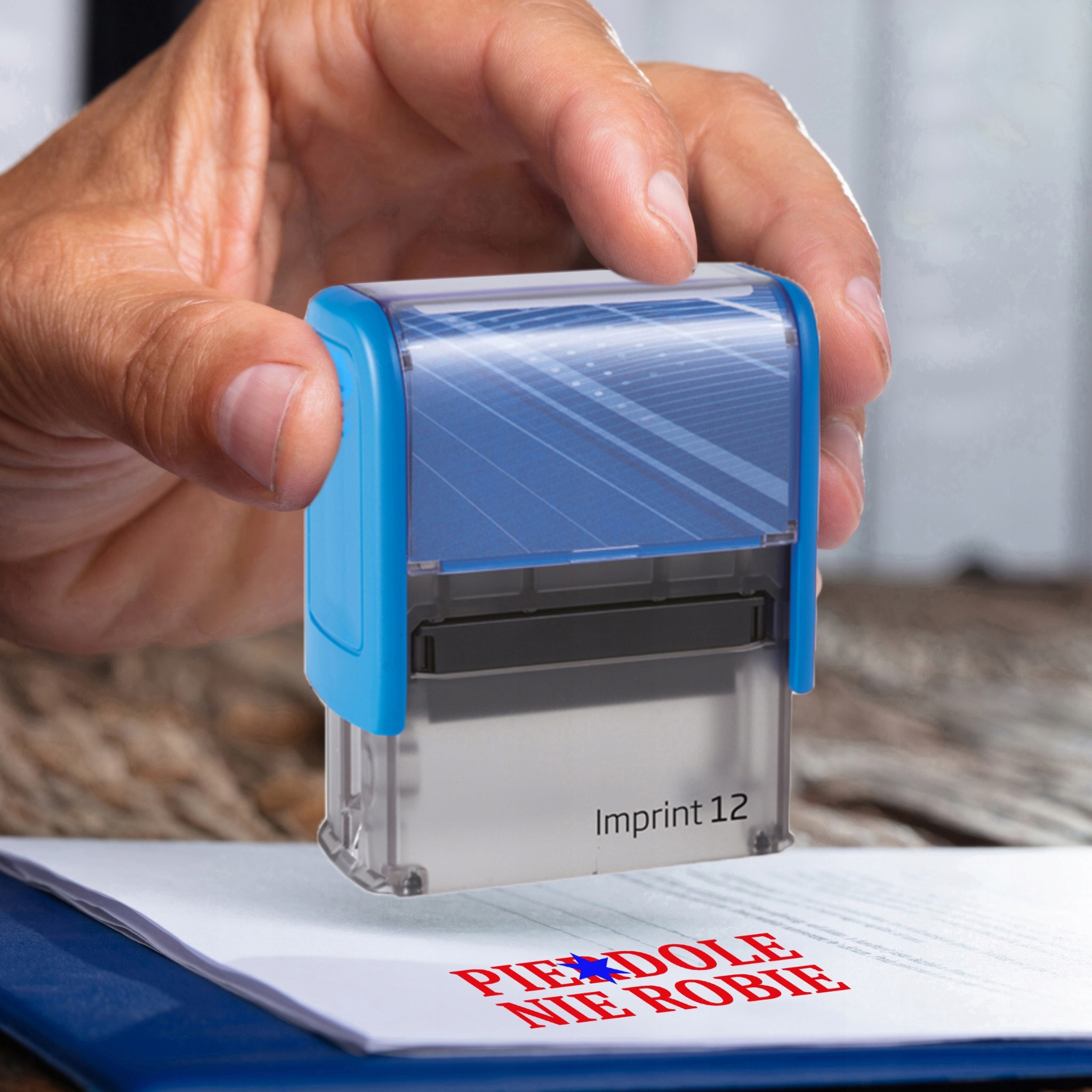 PIECZĄTKA NIEBIESKA AUTOMATYCZNA NAPIS PIE*DOLE NIE ROBIE GADŻET ŚMIESZNA Marka Trodat