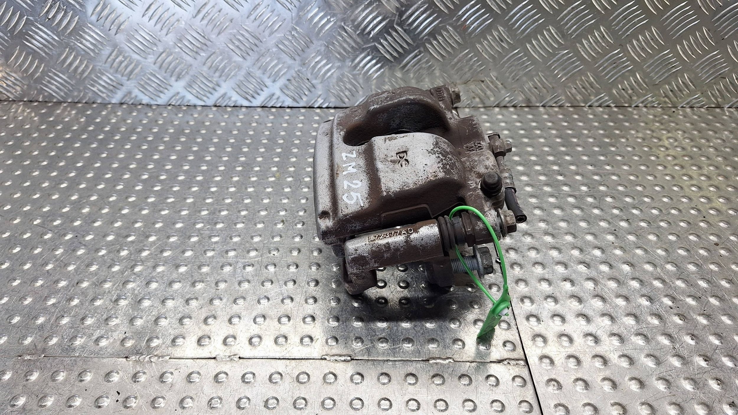 caliper brake left front A1774219700 MERCEDES GLA H247 EQA H243 W247