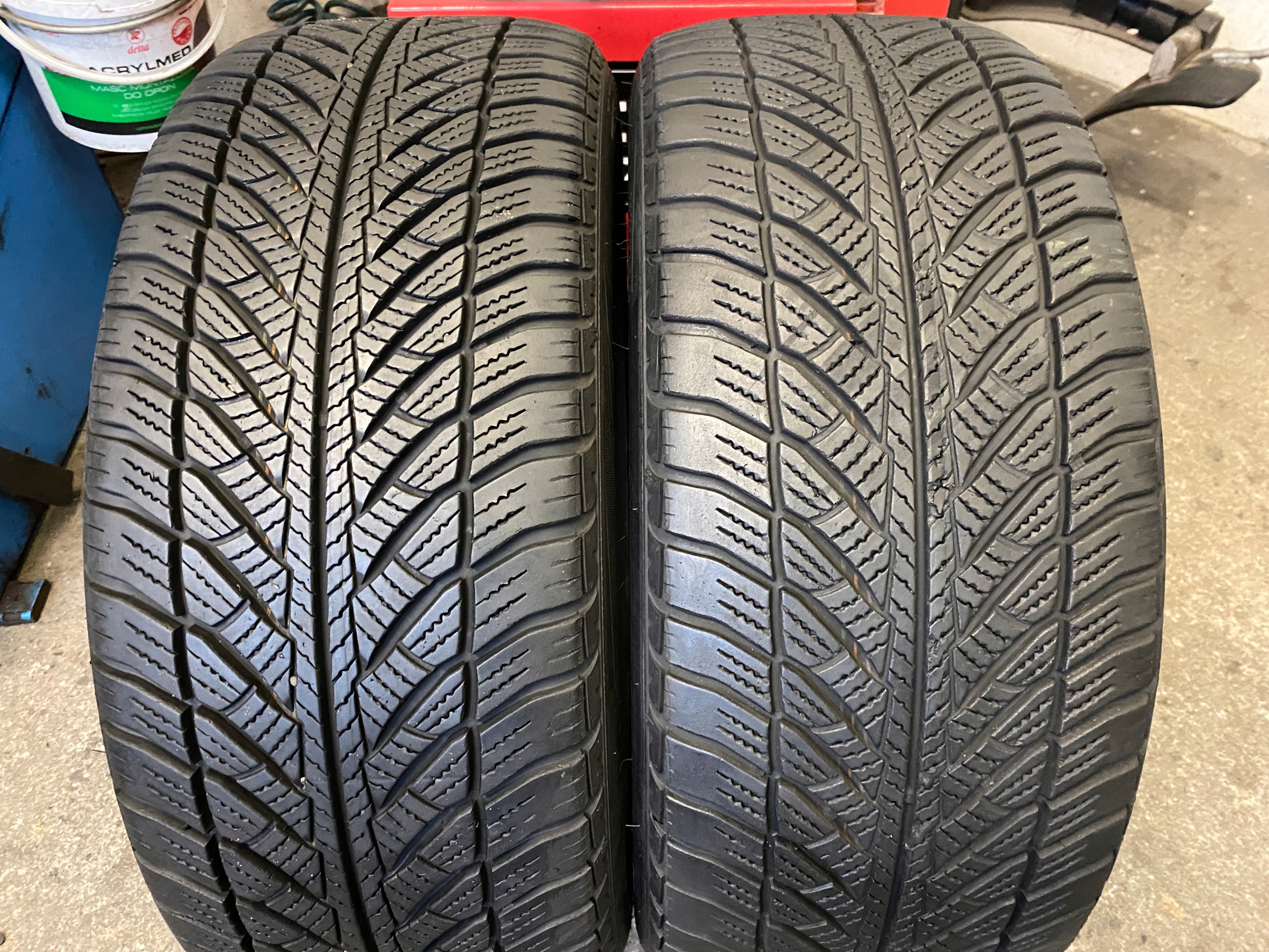 2 tyres winter 245/45R18 Goodyear UltraGrip 8 Performance Run Flat 7mm