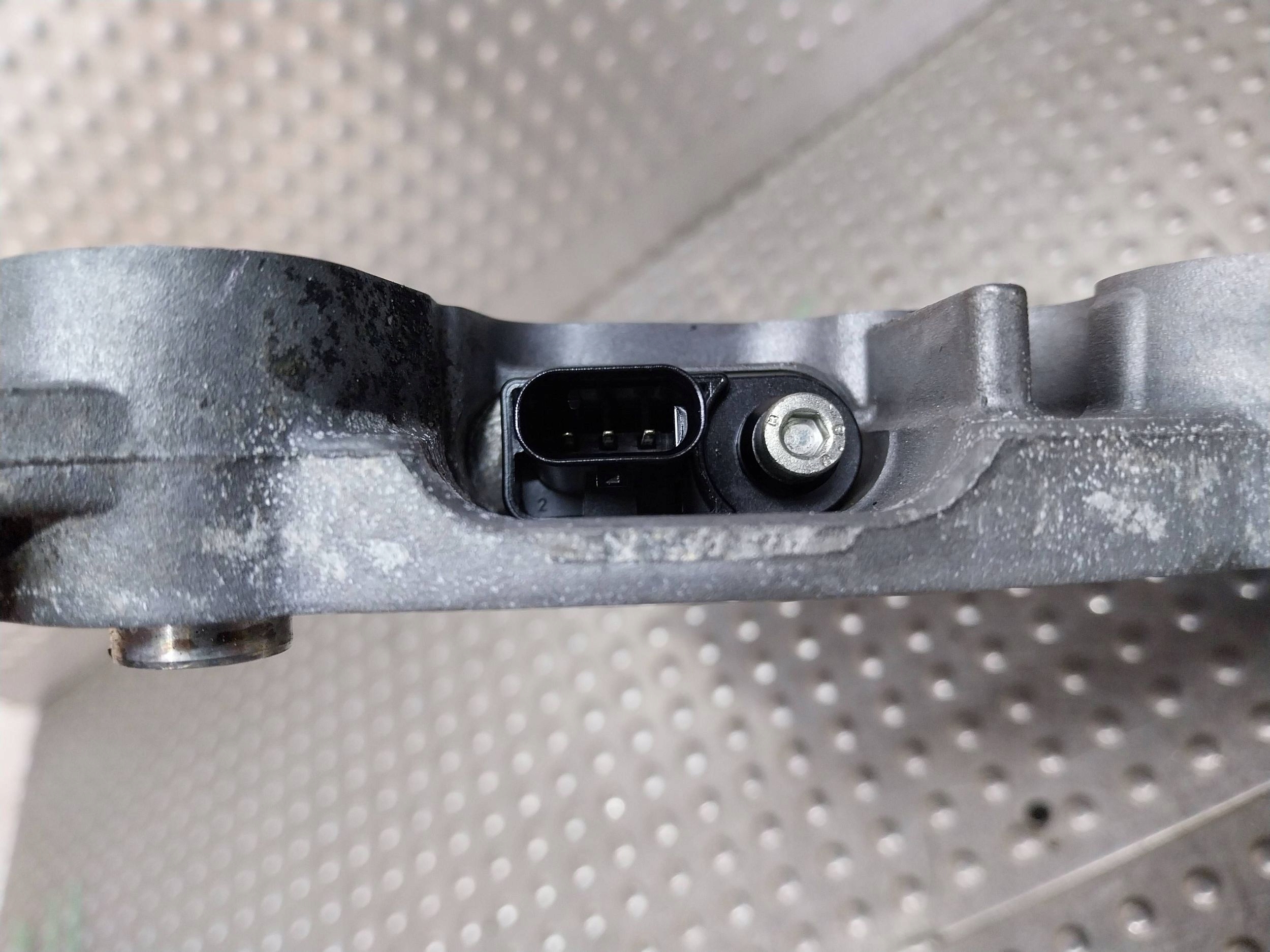Couvercle carter distribution 7797488 BMW F10 X1 E84 E90 E91 E92 E60 F20 F30 2.0D N47