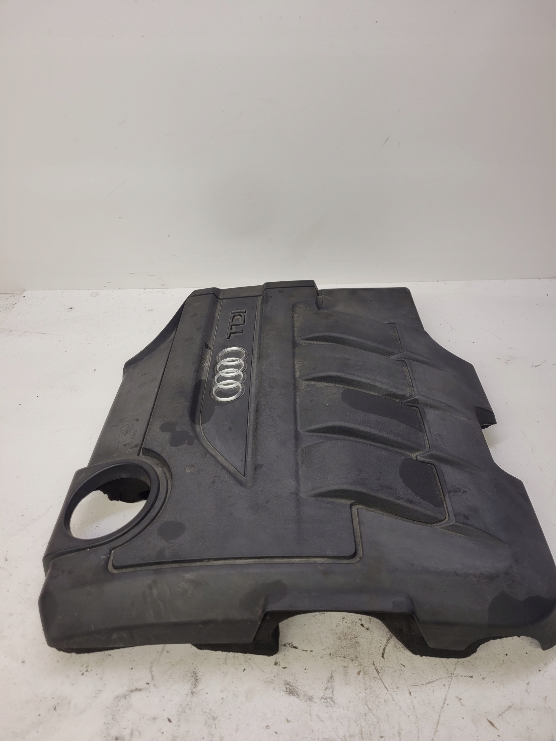 fedél motorfedél AUDI A1 A3 VW 03L103925AE