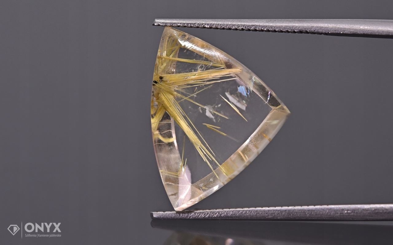 Křemen s rutilem konvexní nepravidelná dlaždice 17x13