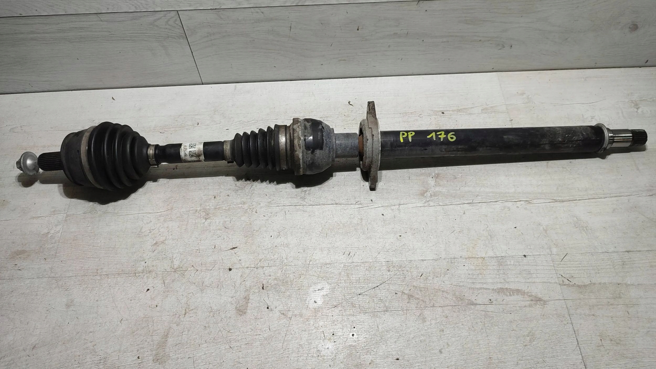 Mercedes-Benz A W176 2017 front side right semi-axis