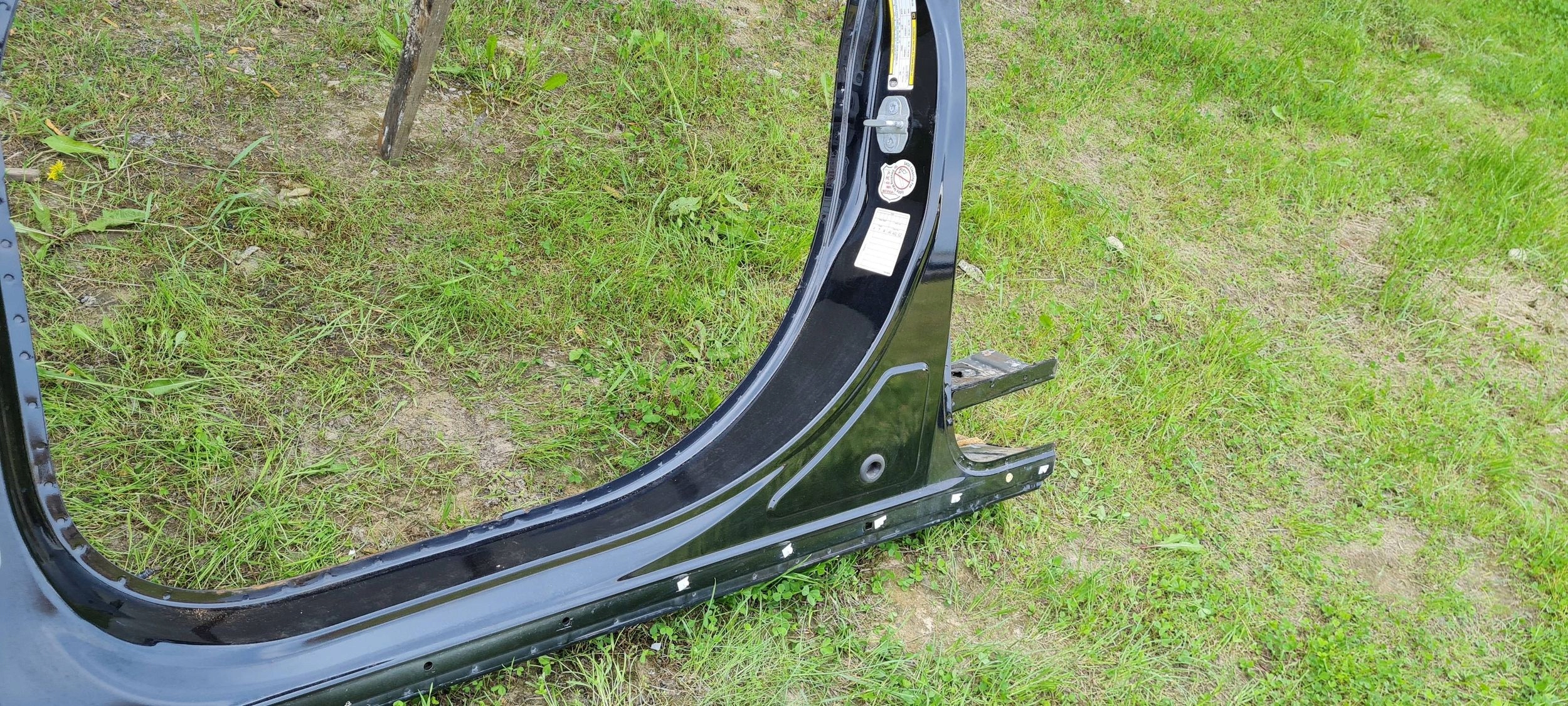 Chrysler Pacifica 2022 pillar side threshold of the threshold left quarter left PXR