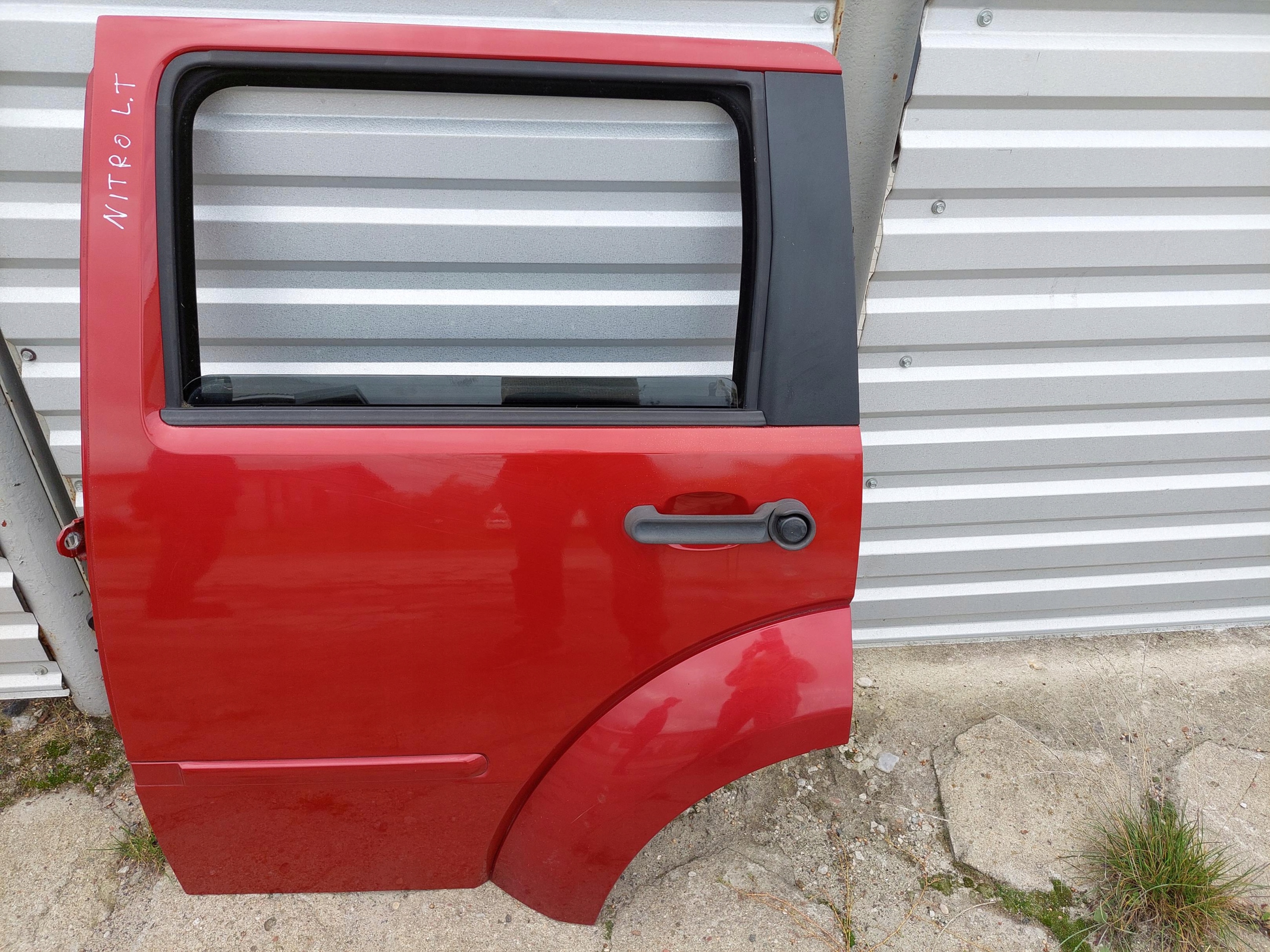door rear part rear. left right DODGE NITRO