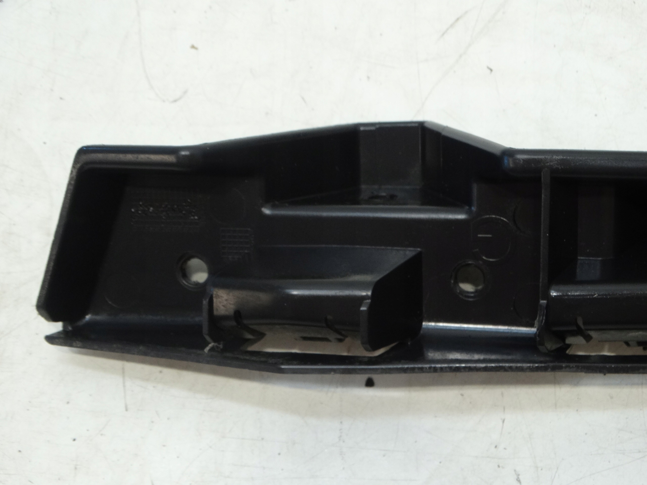 console bumper bracket left front RENAULT MASTER III 620430006R
