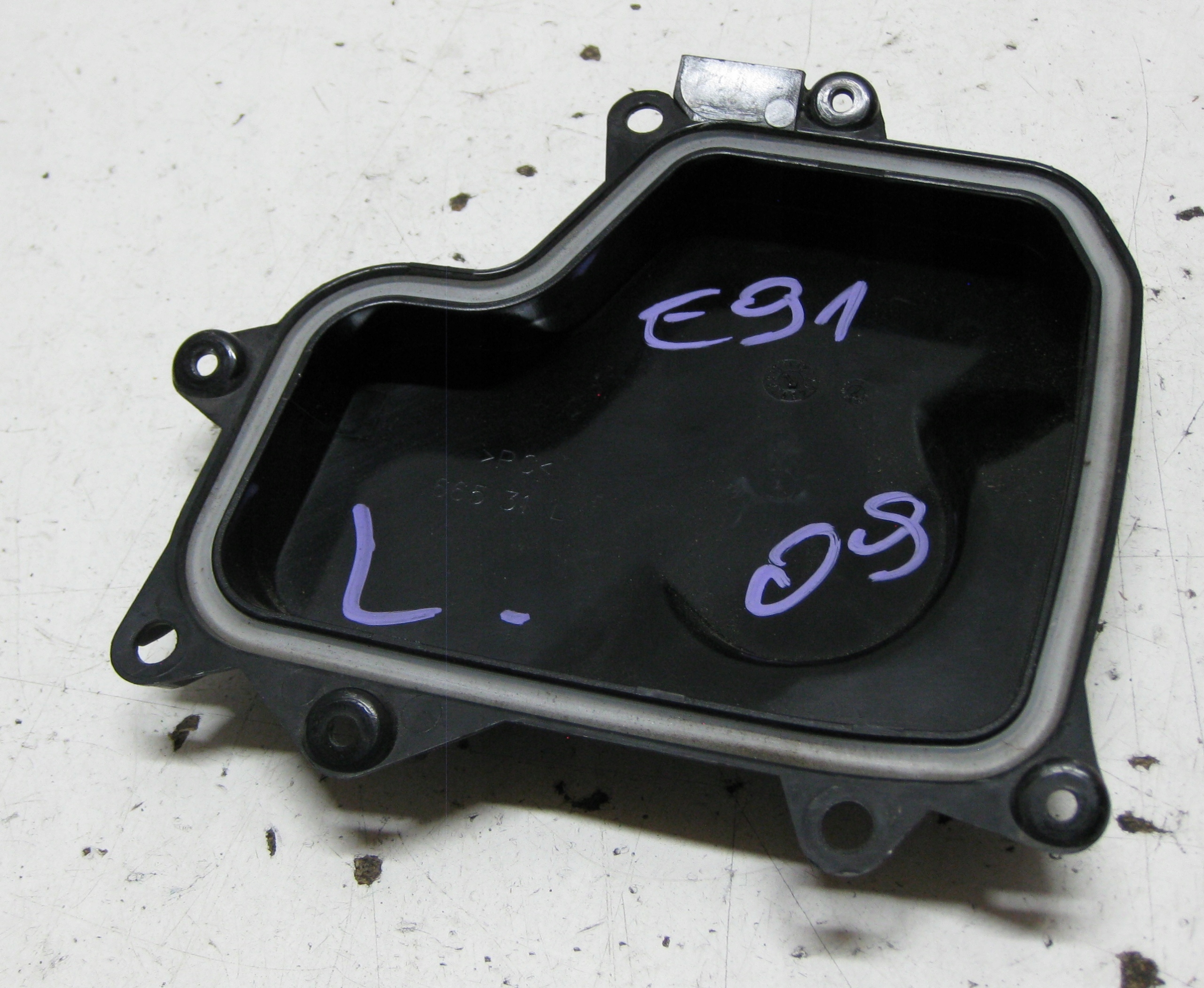 BMW E91 2.0 D 09R cap cover lights front left 66531L