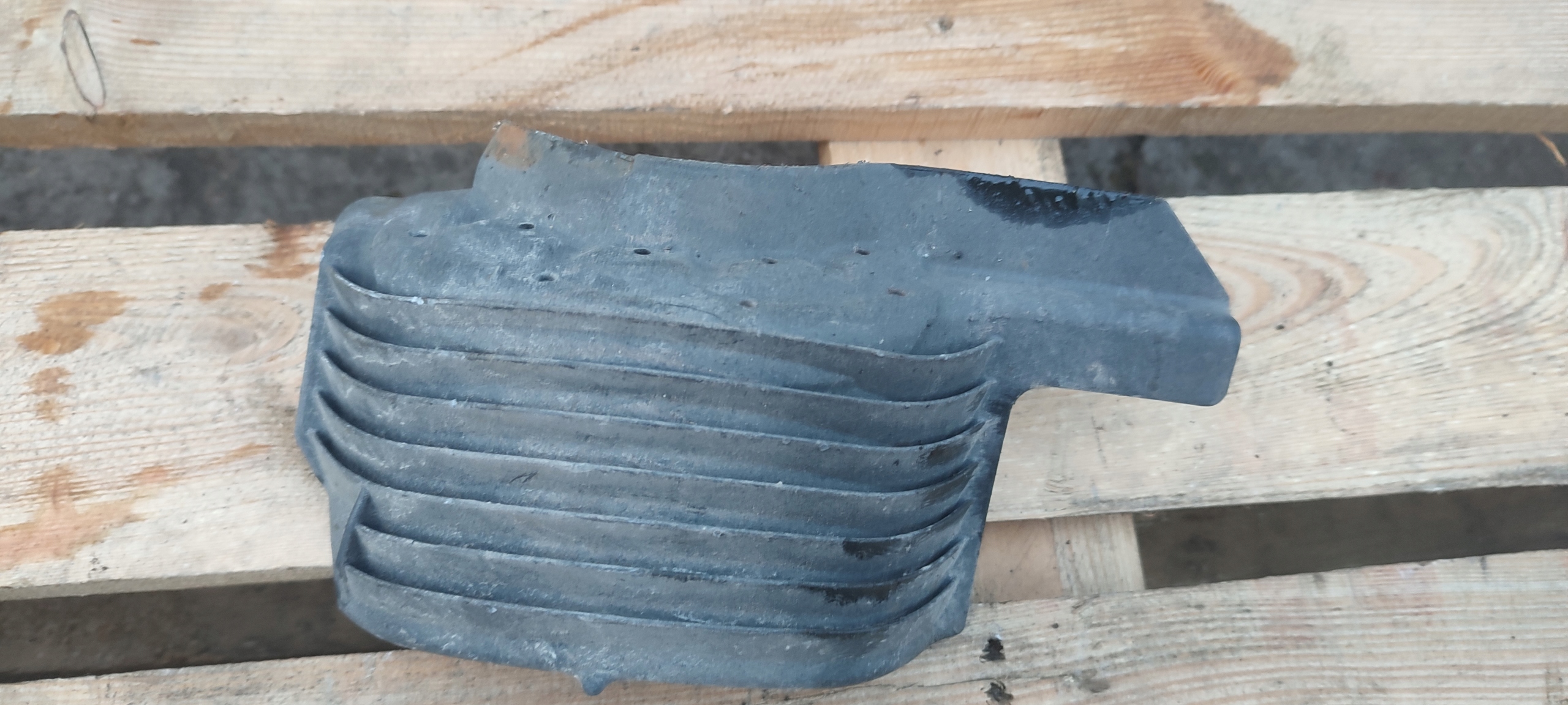 cover tyres pad springs right Audi A4 B8 A6 C7 8K0511540E