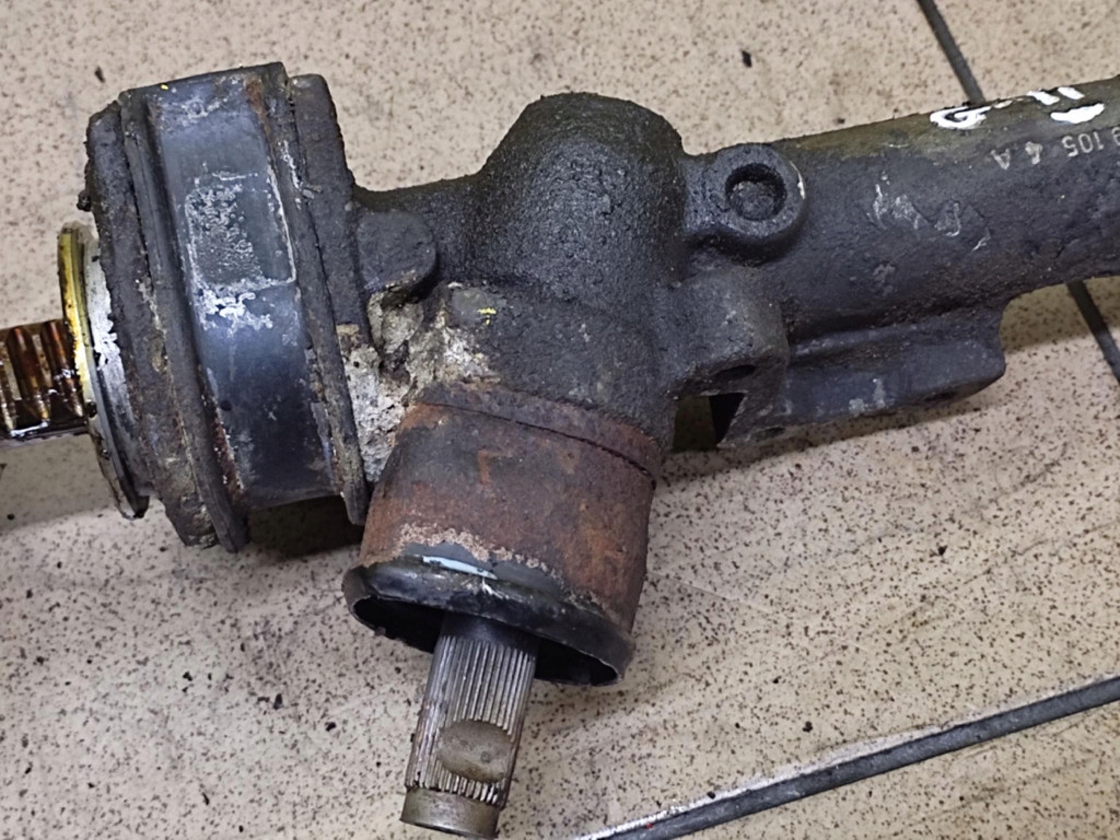 VW GOLF II Boîte direction 191419105