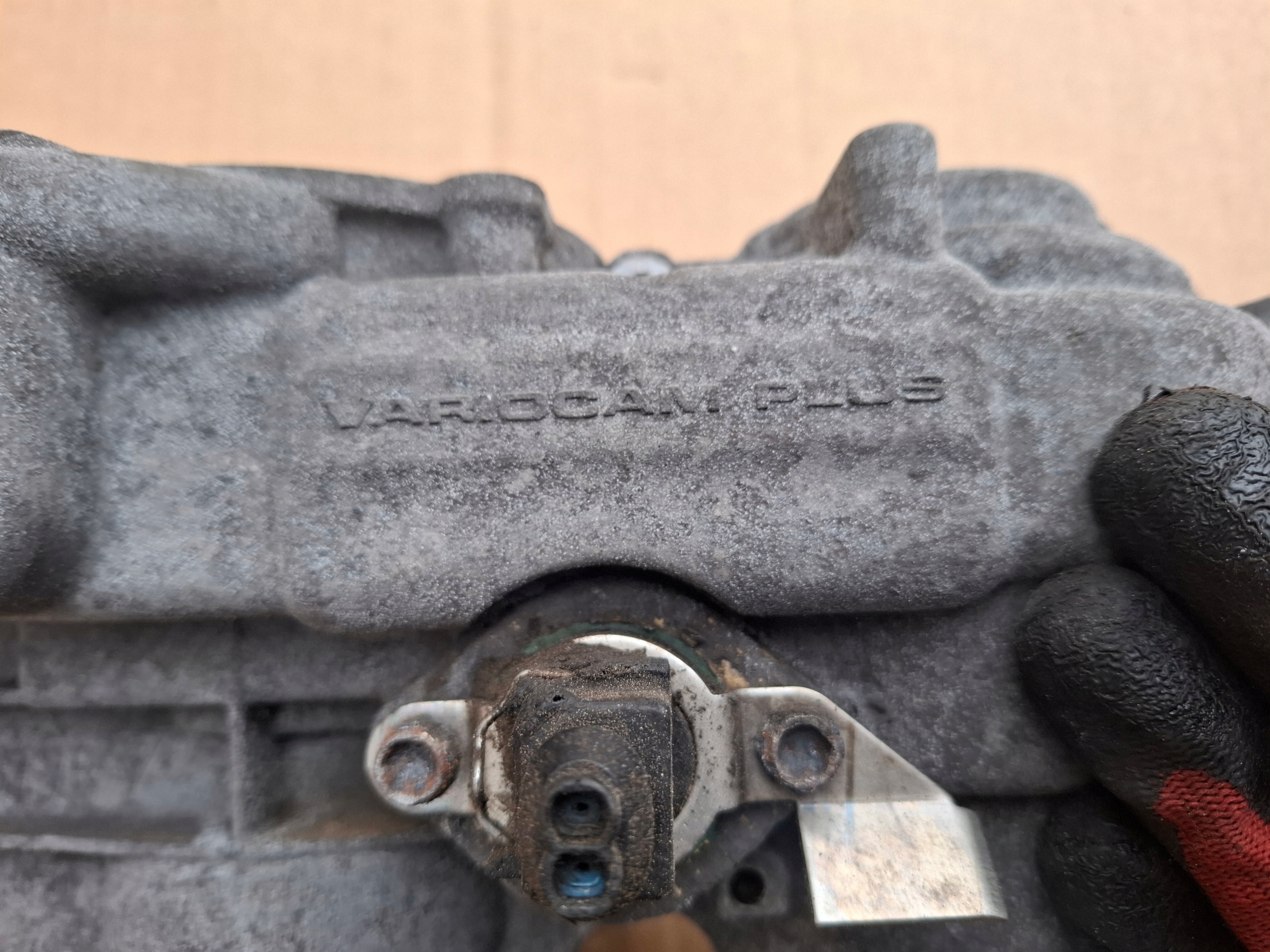 Abdeckung der Ventile PORSCHE 911 996 04r 1046377R