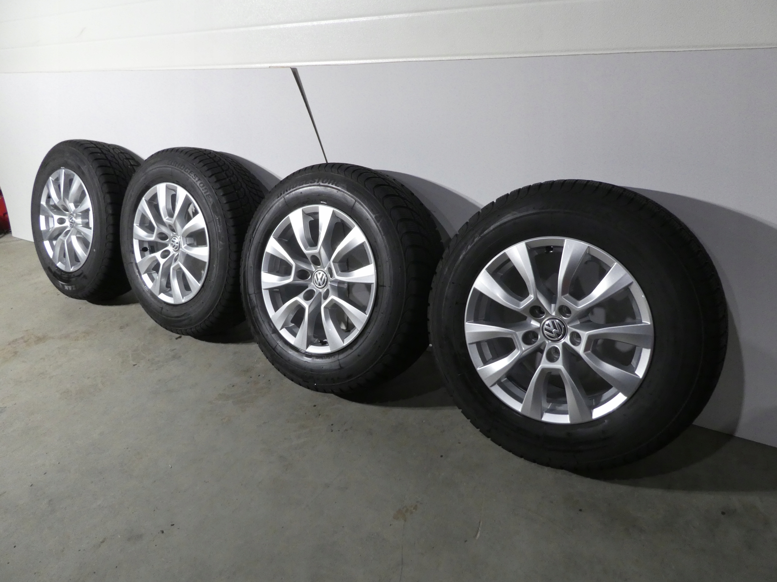 4X wheels discs tyres VW AMAROK 2H6601025A 245/65/17 2019R