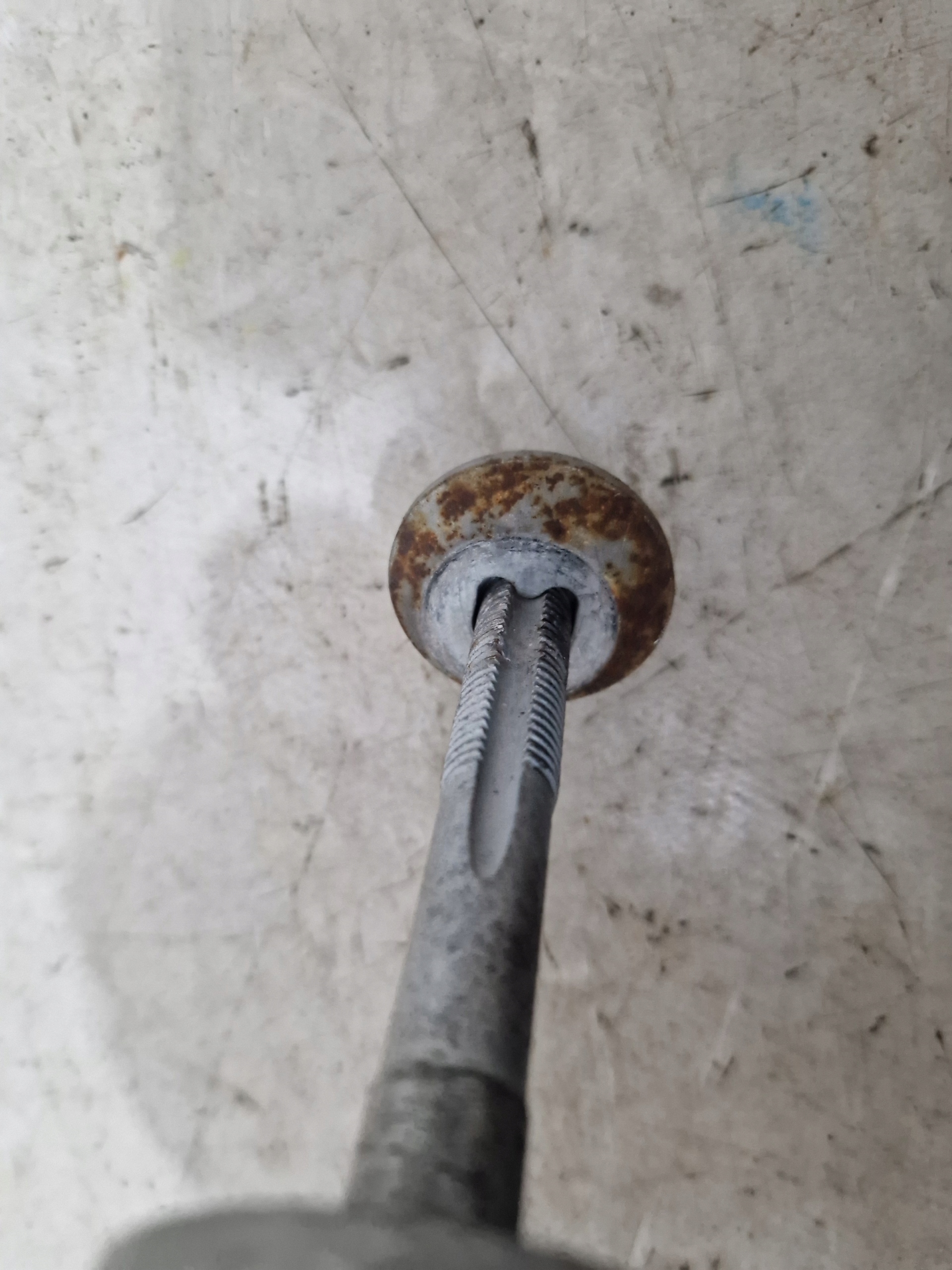 SKODA OCTAVIA III VW GOLF VII screw springing arm
