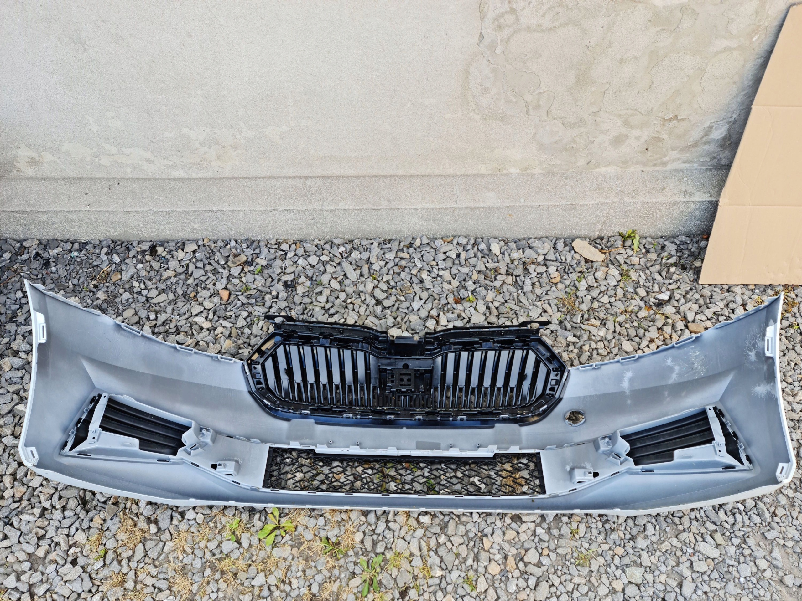 front bumper grill SKODA FABIA IV 2021R->