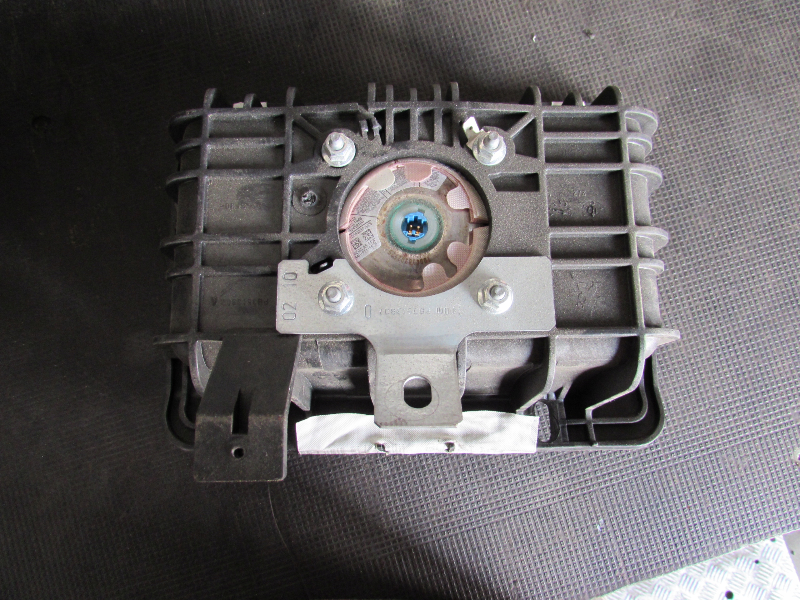 торпеда Подушки peugeot 3008 и 09-13r