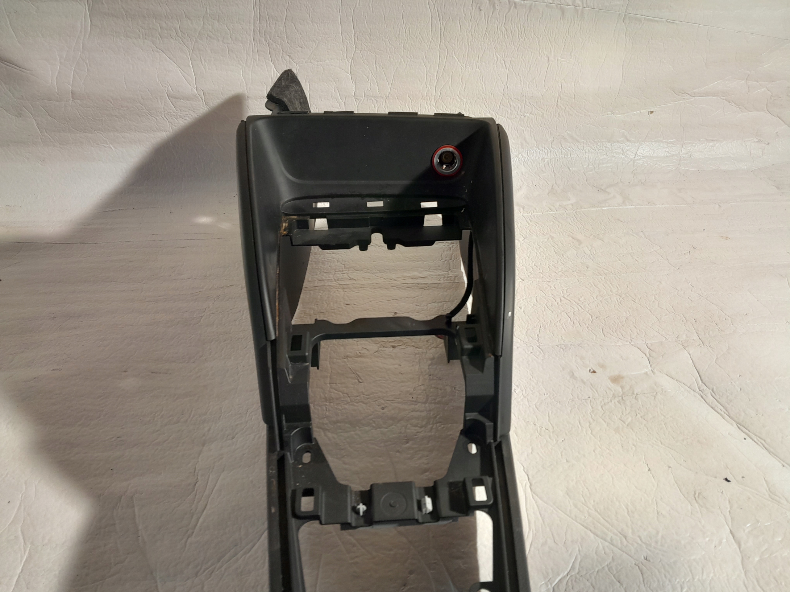 AUDI A3 S3 8V Sedan TUNEL mitte 8V1863241A