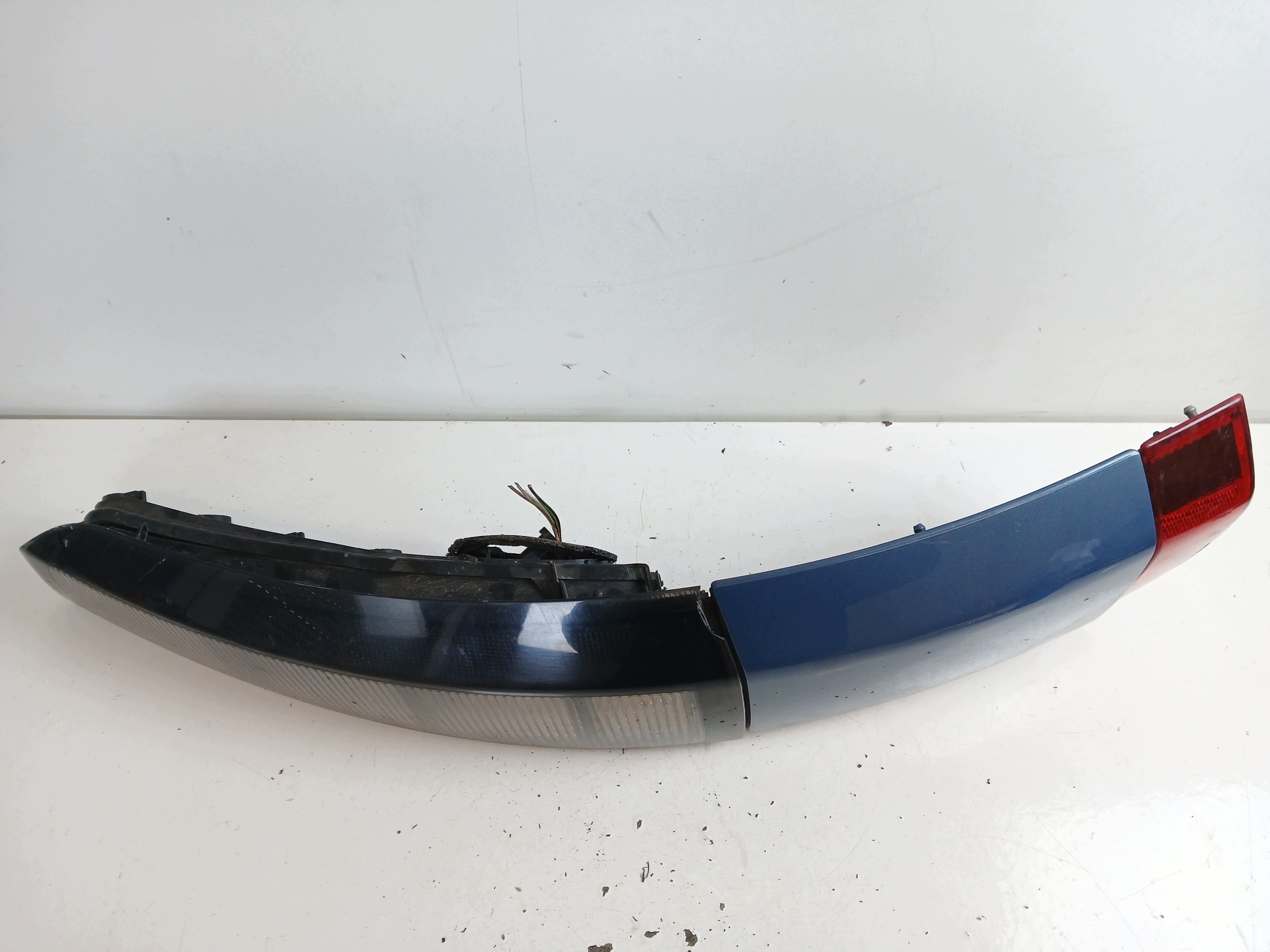 OPEL MERIVA A light right rear part