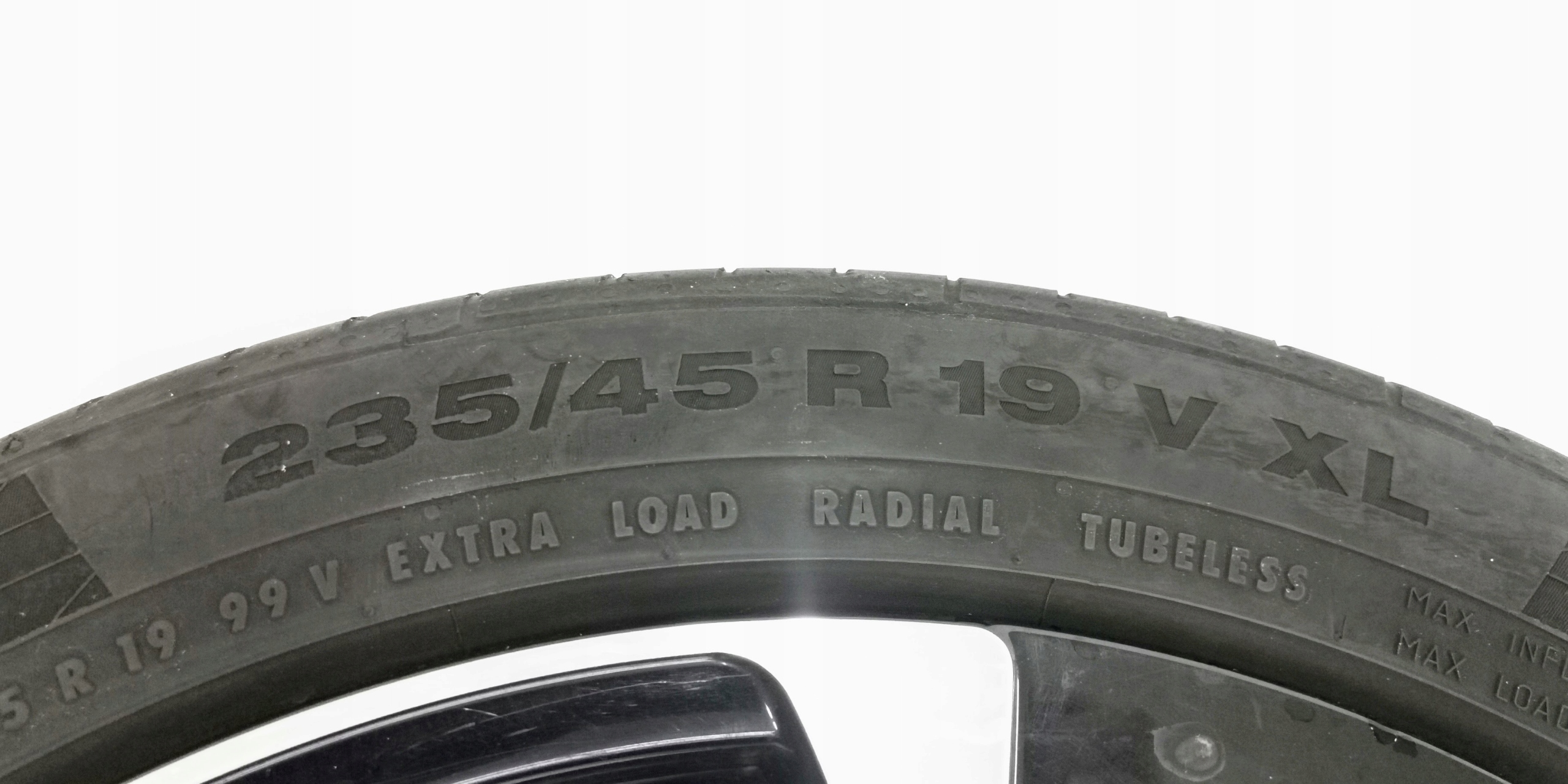 KOŁA FELGI 19' 8,5x19 OPONY 235/45 NISSAN X-TRAIL Liczba felg w ofercie 4 szt.