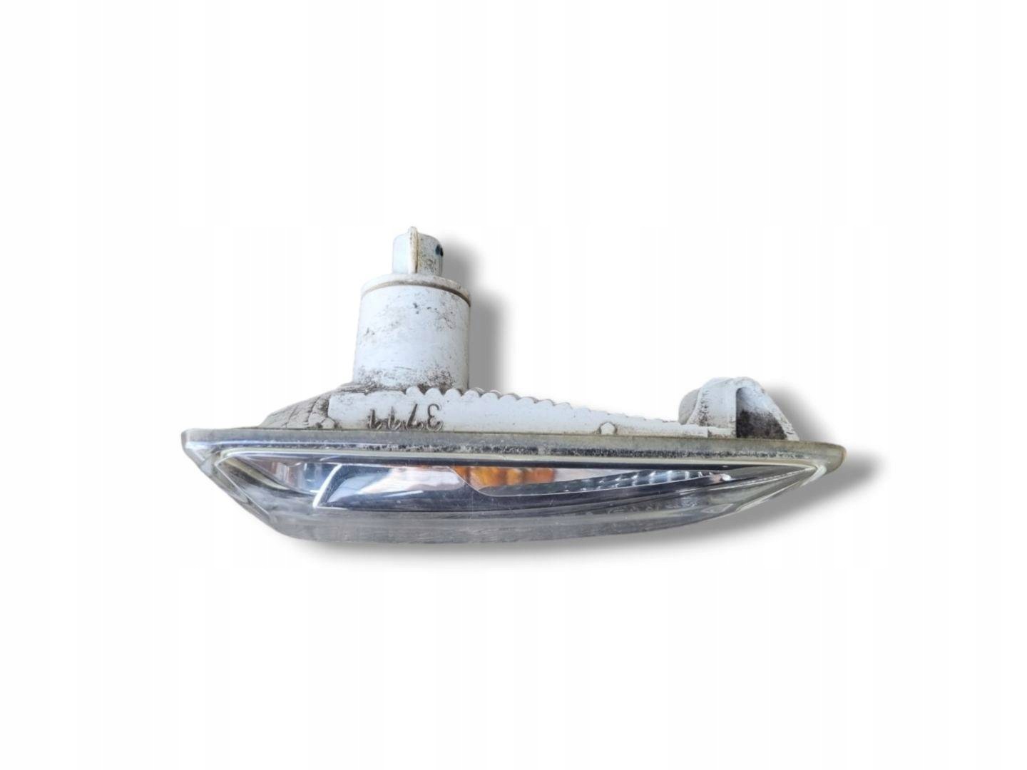 Indicateur de direction Aile Avant Droit Bouche buse Opel Astra J 2011 13273104