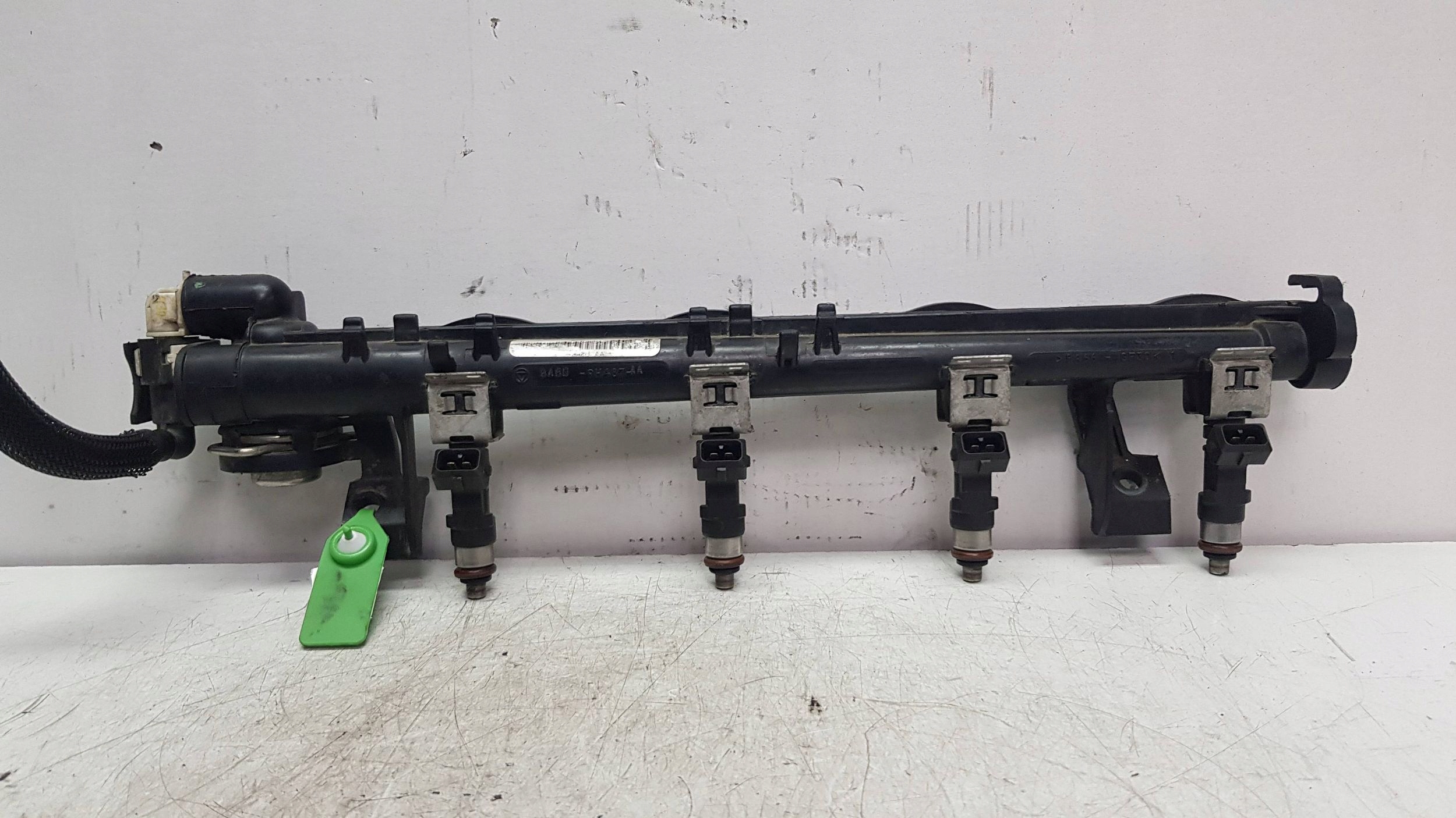 Rampe injection Injecteurs 8A6G-9H487-AA FORD FIESTA MK7 1.25B