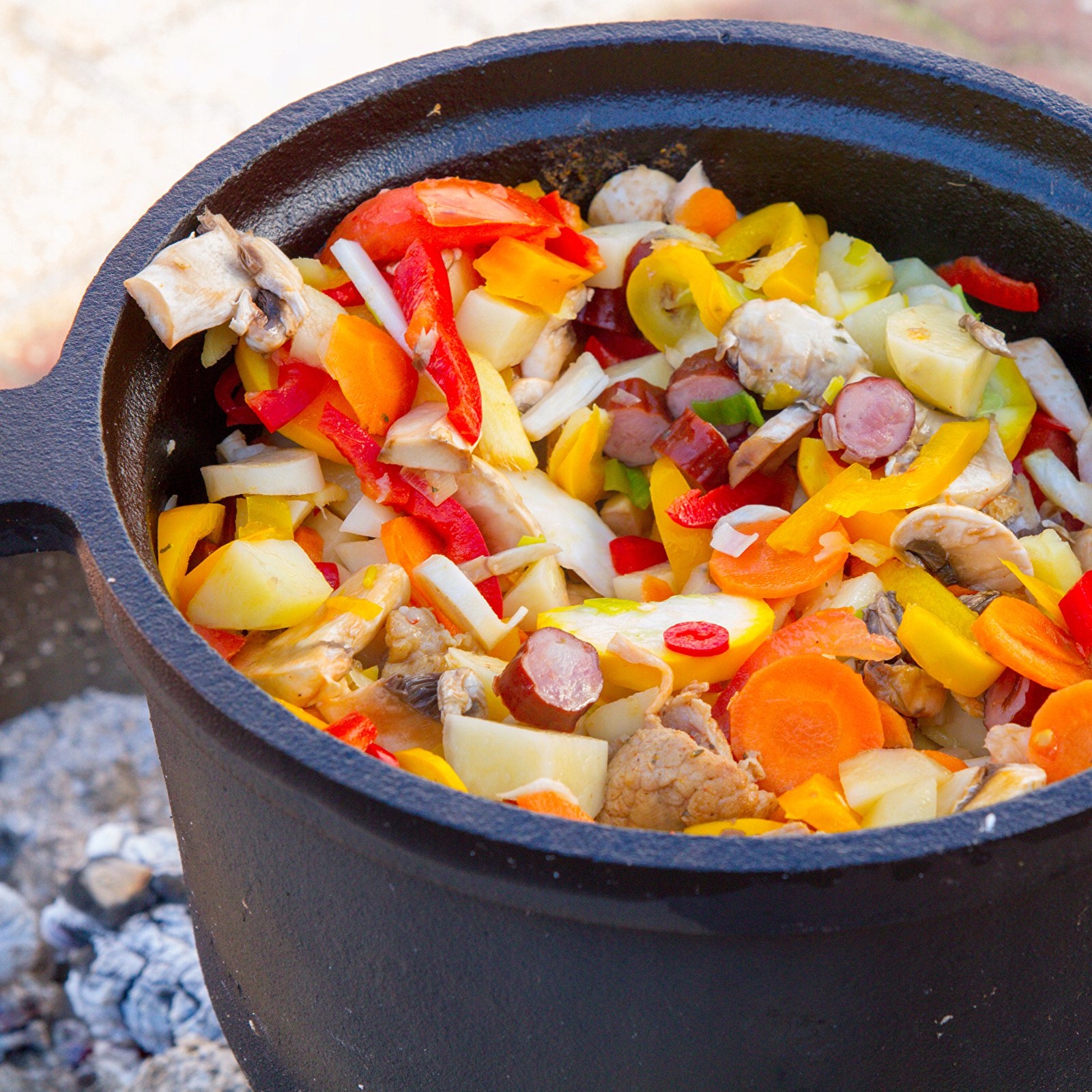 KOCIOŁEK MYŚLIWSKI GARNEK 7L ŻELIWNY PAN KOCIOŁ Producent Browin