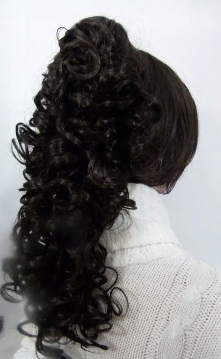 Dlouhá kudrnatá příčesek, připínáček na sponce, černá barva Nessaja wigs shop