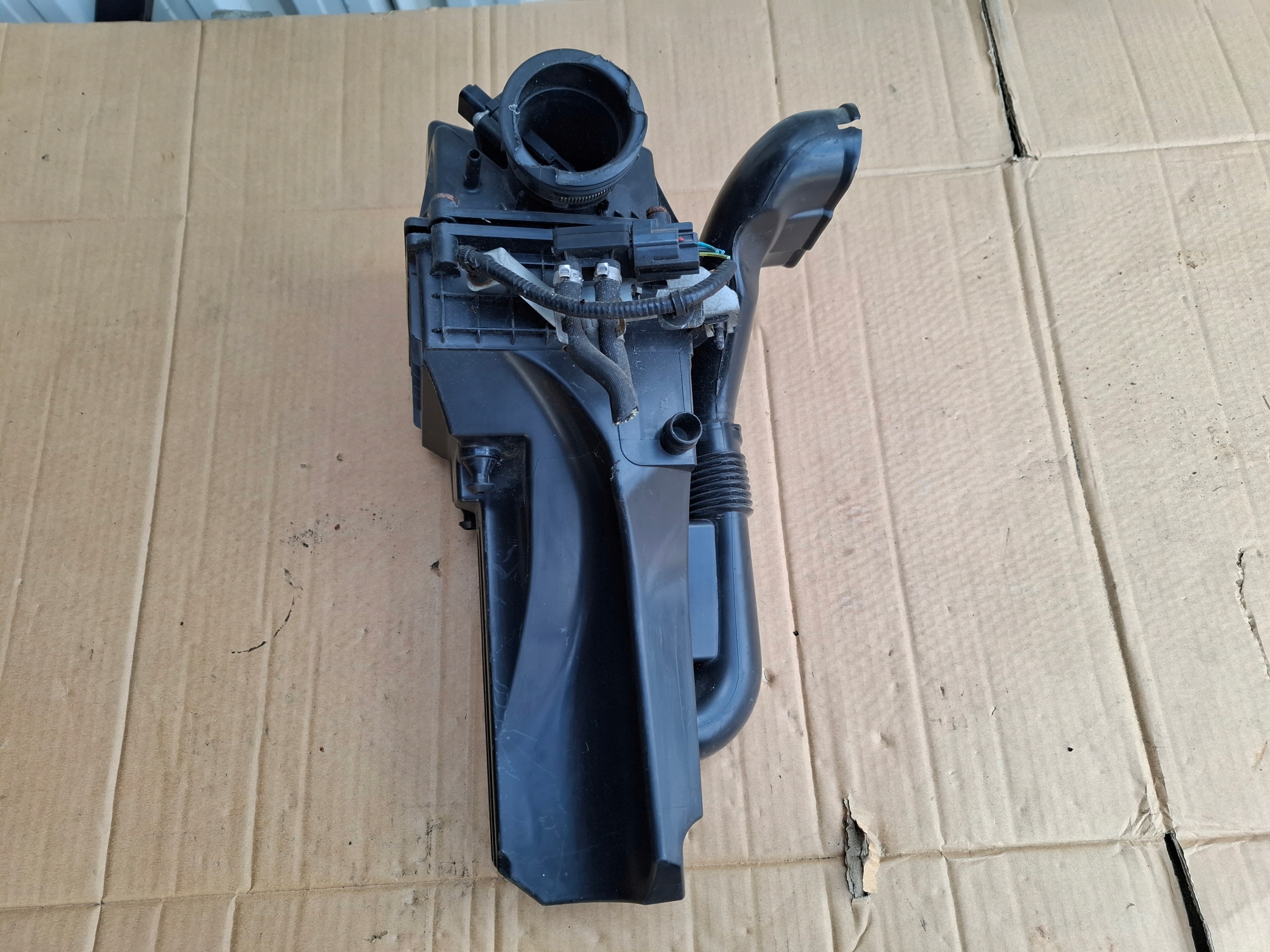 Gehäuse filter luft FORD FIESTA MK7 AV21-9600-AA 1.4 TDCI