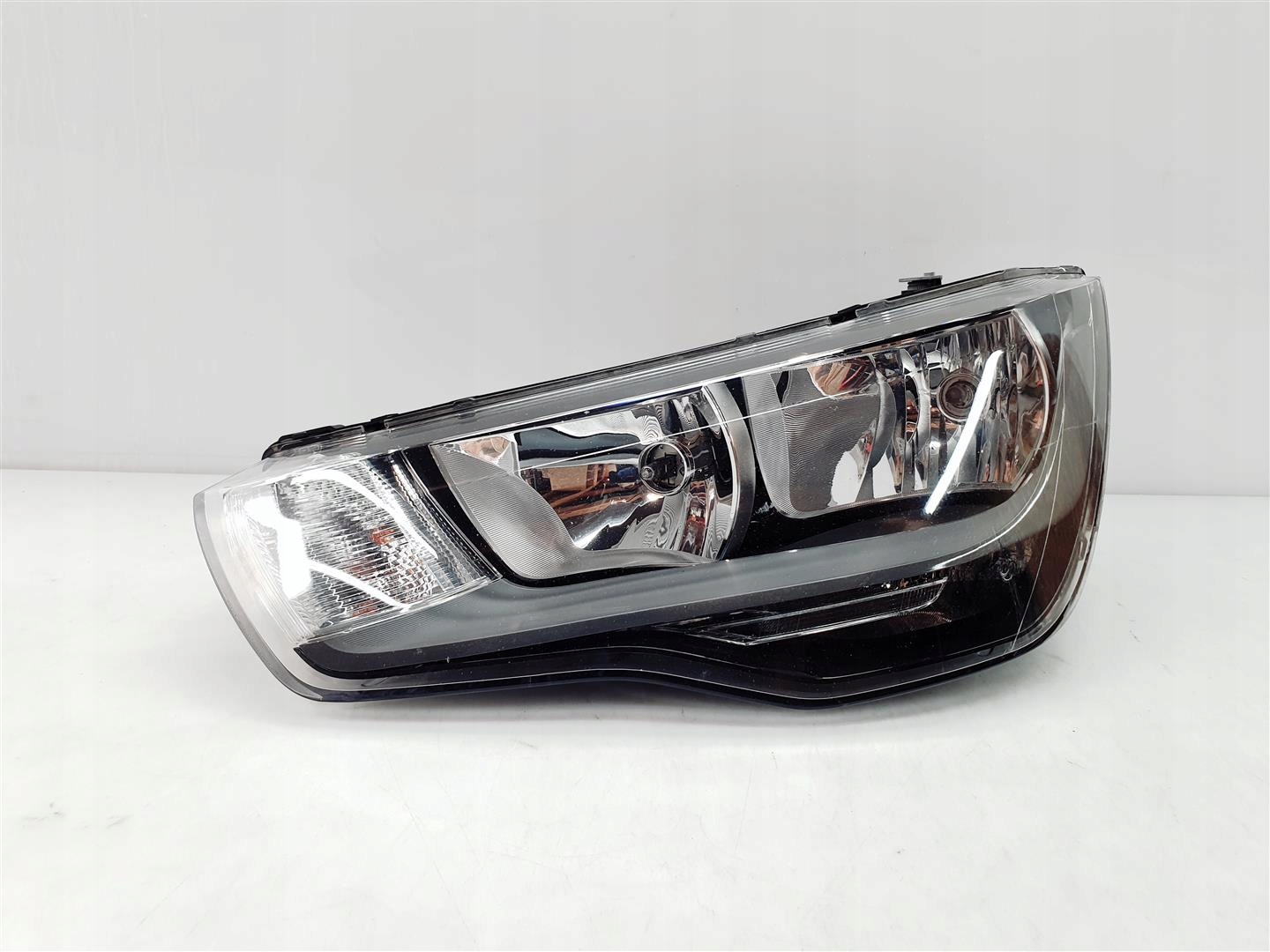 AUDI A1x0 10r+ ЛІВА ФАРА ПЕРЕД ОРИГ EU !!!